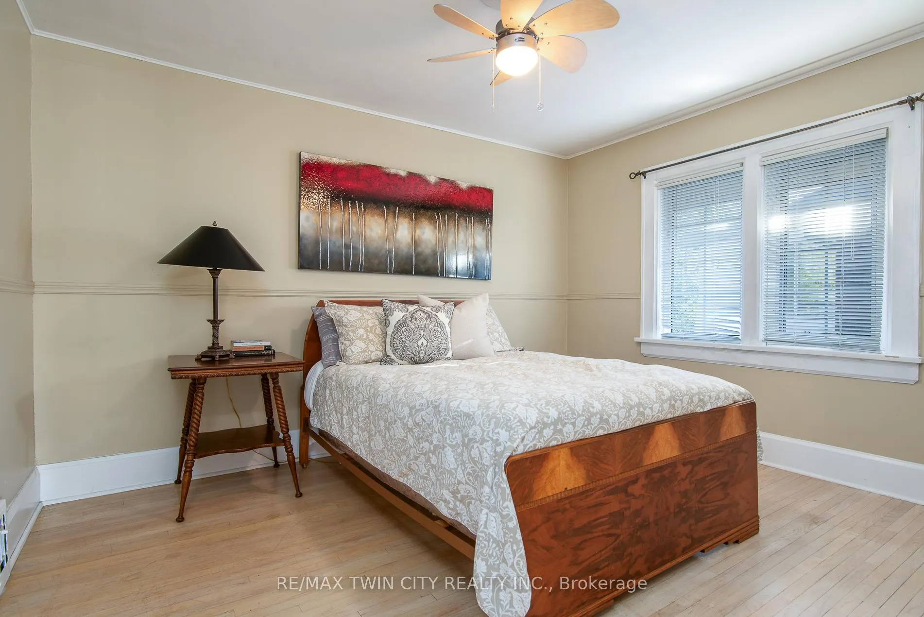 Photo 14 of 839 Queens Boulevard, Kitchener — HOMEH