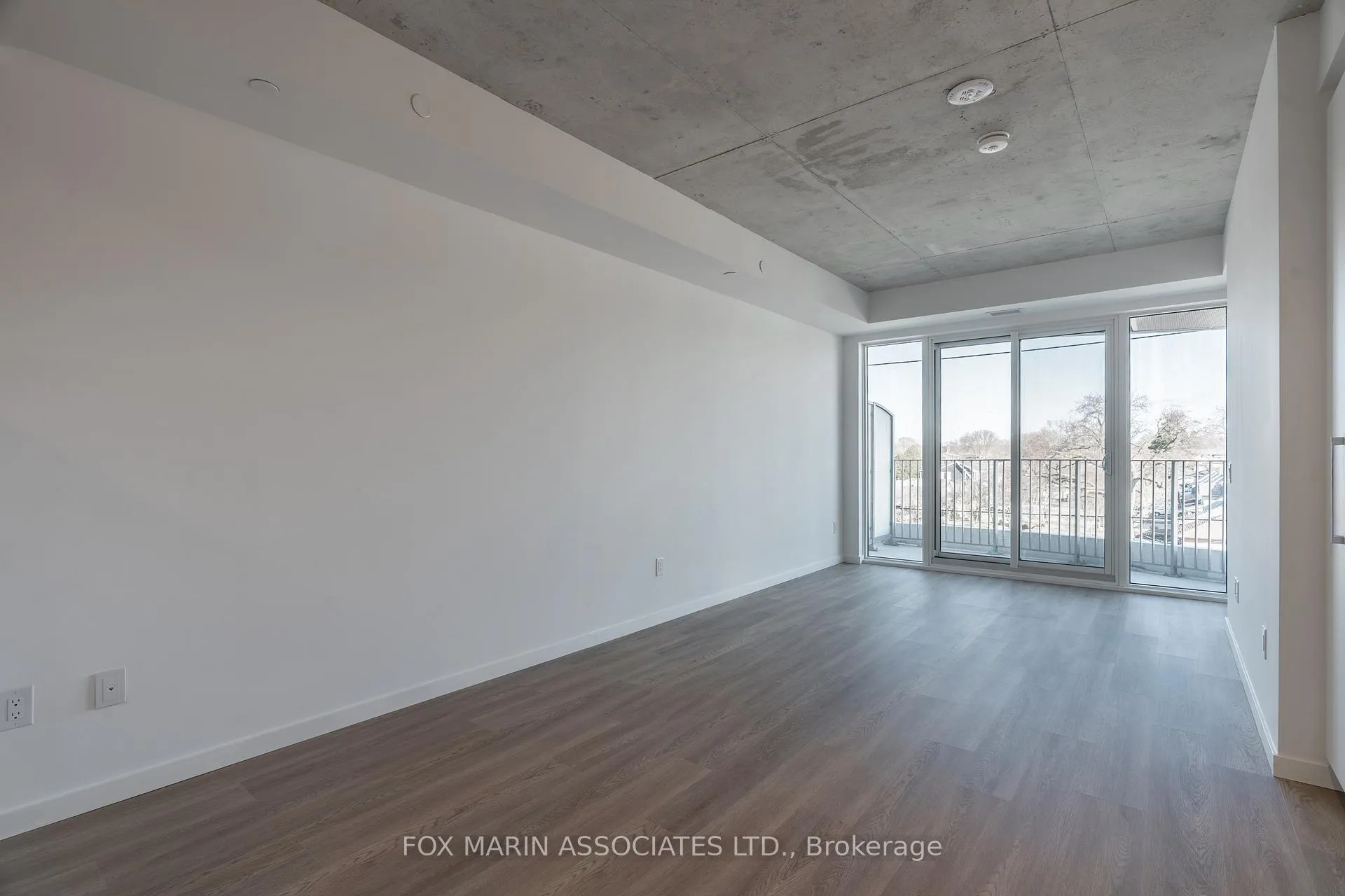 Photo 3 of Unit 416, 689 The Queensway, Etobicoke, Stonegate-Queensway — HOMEH