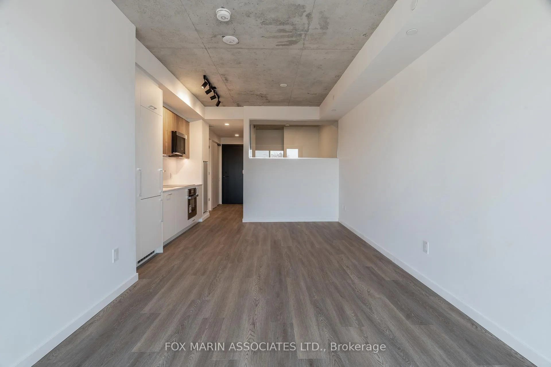 Photo 6 of Unit 416, 689 The Queensway, Etobicoke, Stonegate-Queensway — HOMEH
