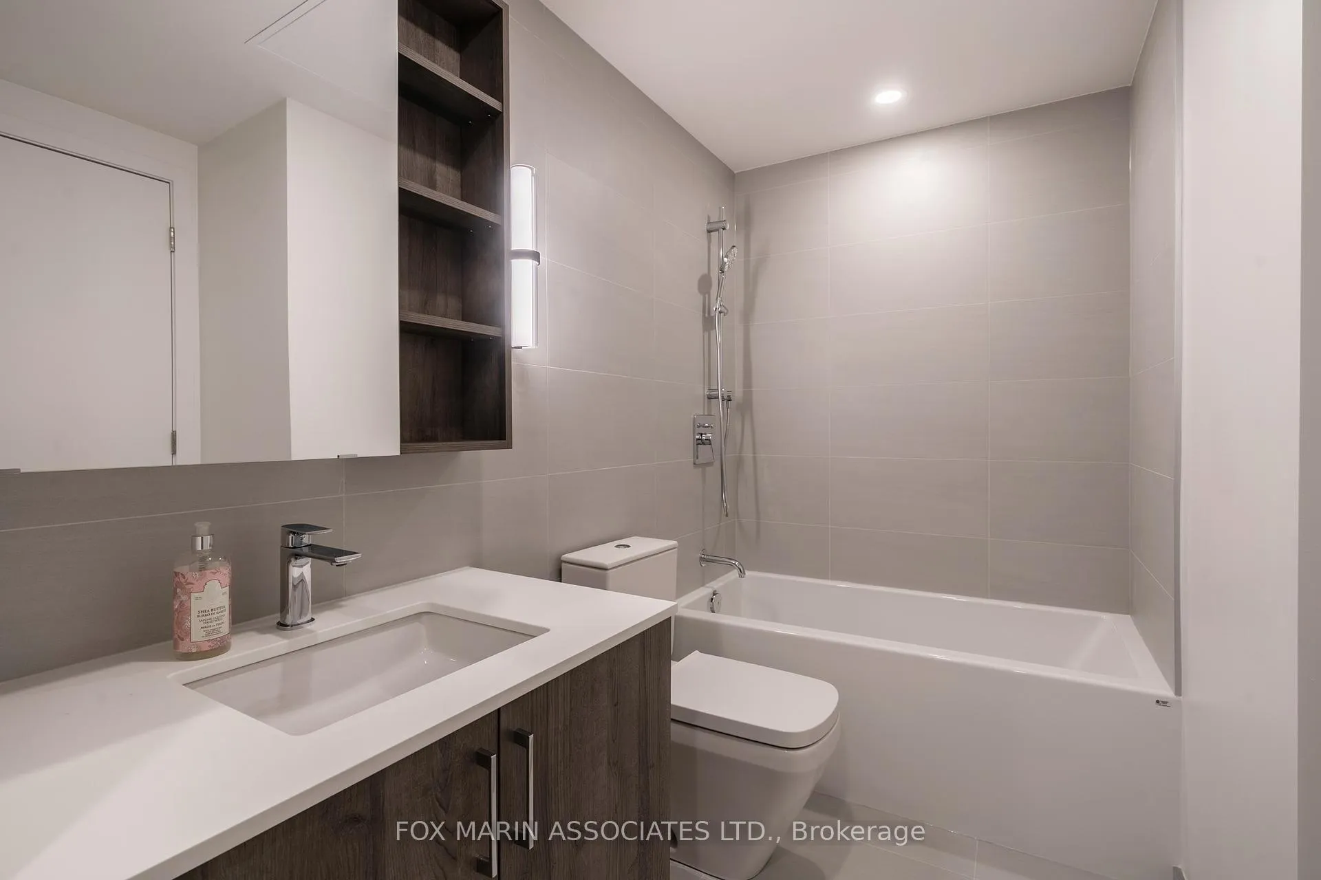 Photo 14 of Unit 416, 689 The Queensway, Etobicoke, Stonegate-Queensway — HOMEH