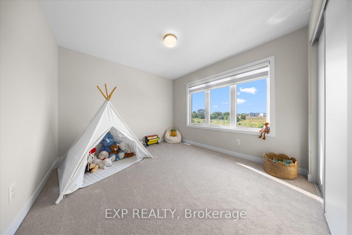 Photo 15 of 235 Conservancy Drive, Ottawa, Barrhaven - Heritage Park — HOMEH