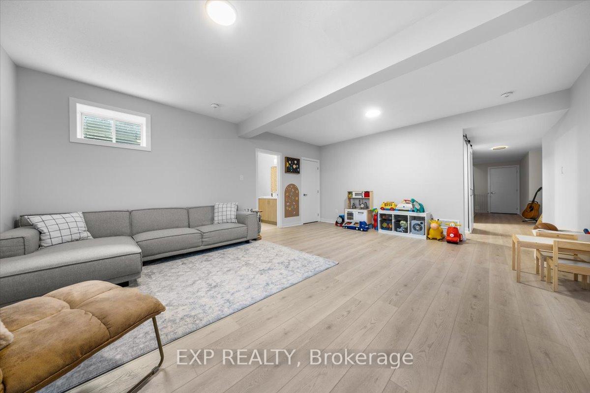 Photo 21 of 235 Conservancy Drive, Ottawa, Barrhaven - Heritage Park — HOMEH