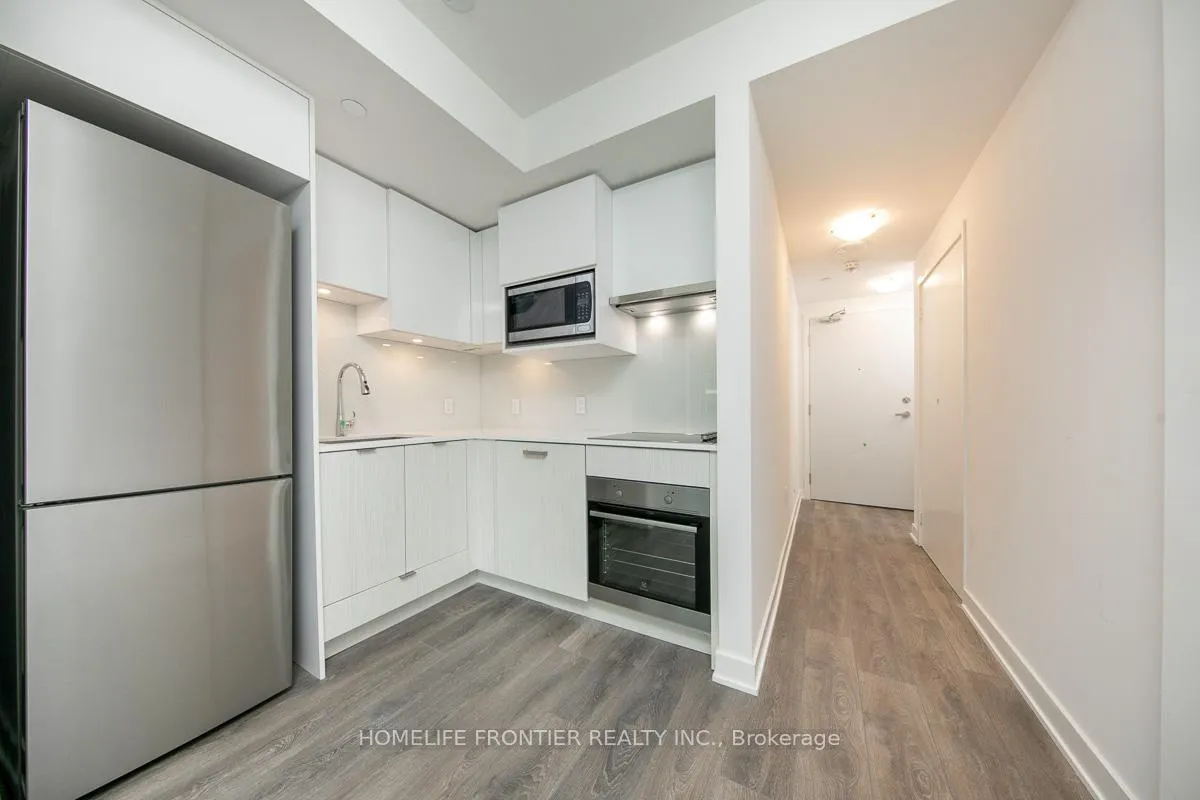 Front of Unit 1714, 195 Redpath Avenue