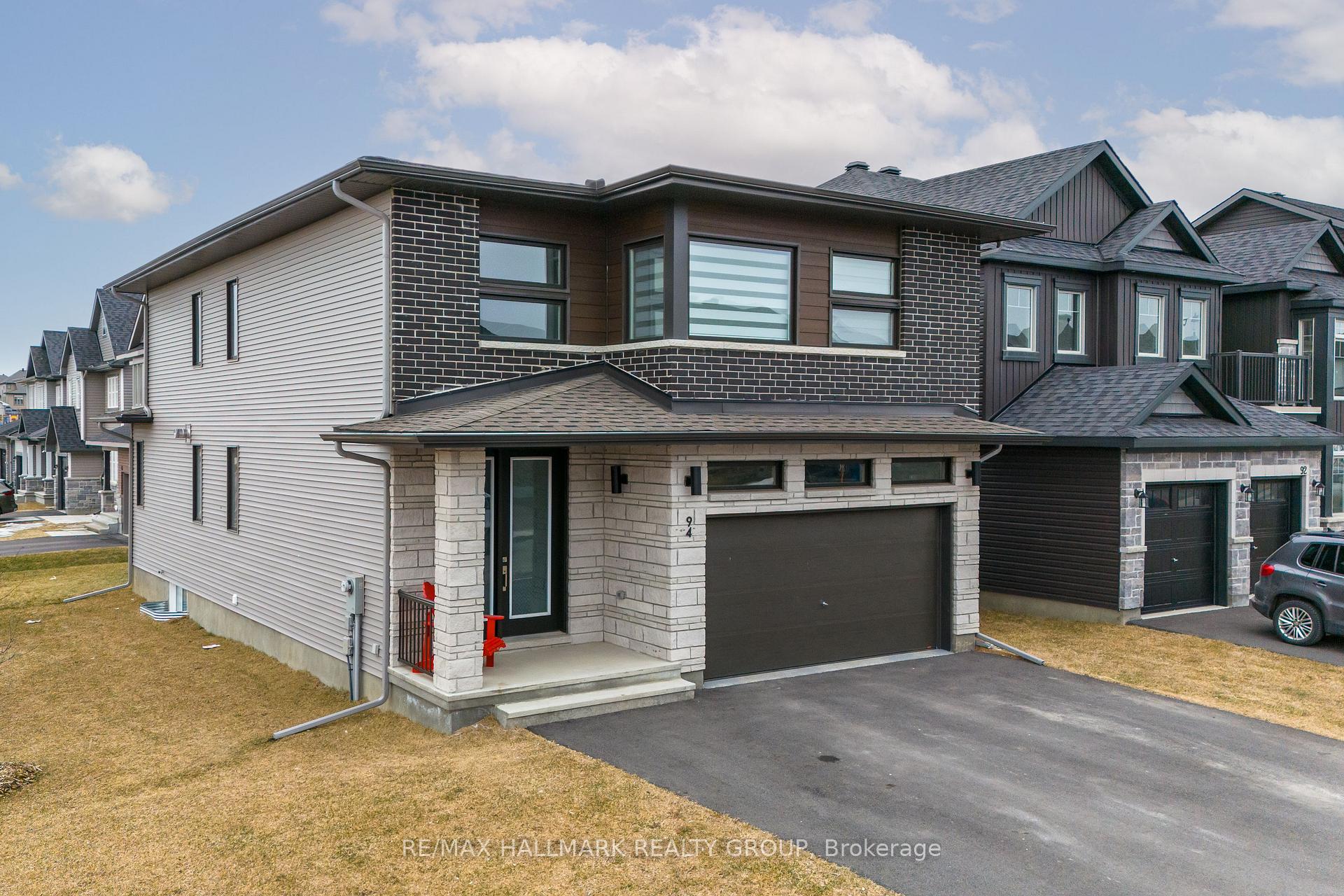Photo 4 of 94 Esban Drive, Ottawa, Blossom Park/Kemp Park/Findlay Creek — HOMEH