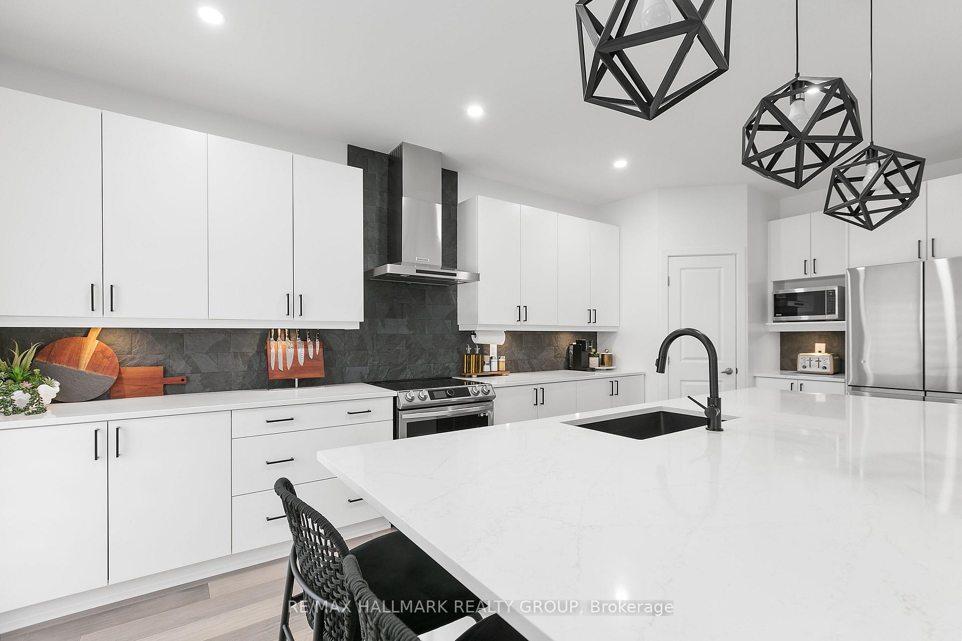 Photo 18 of 94 Esban Drive, Ottawa, Blossom Park/Kemp Park/Findlay Creek — HOMEH