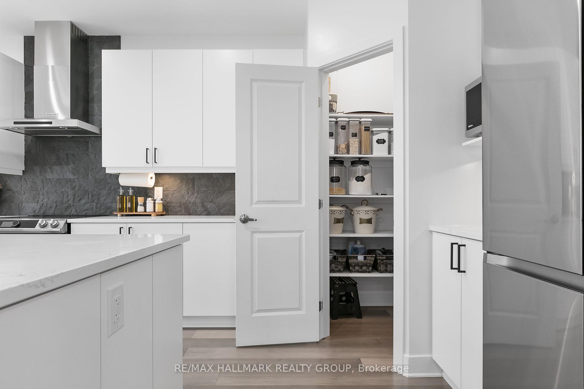 Photo 19 of 94 Esban Drive, Ottawa, Blossom Park/Kemp Park/Findlay Creek — HOMEH