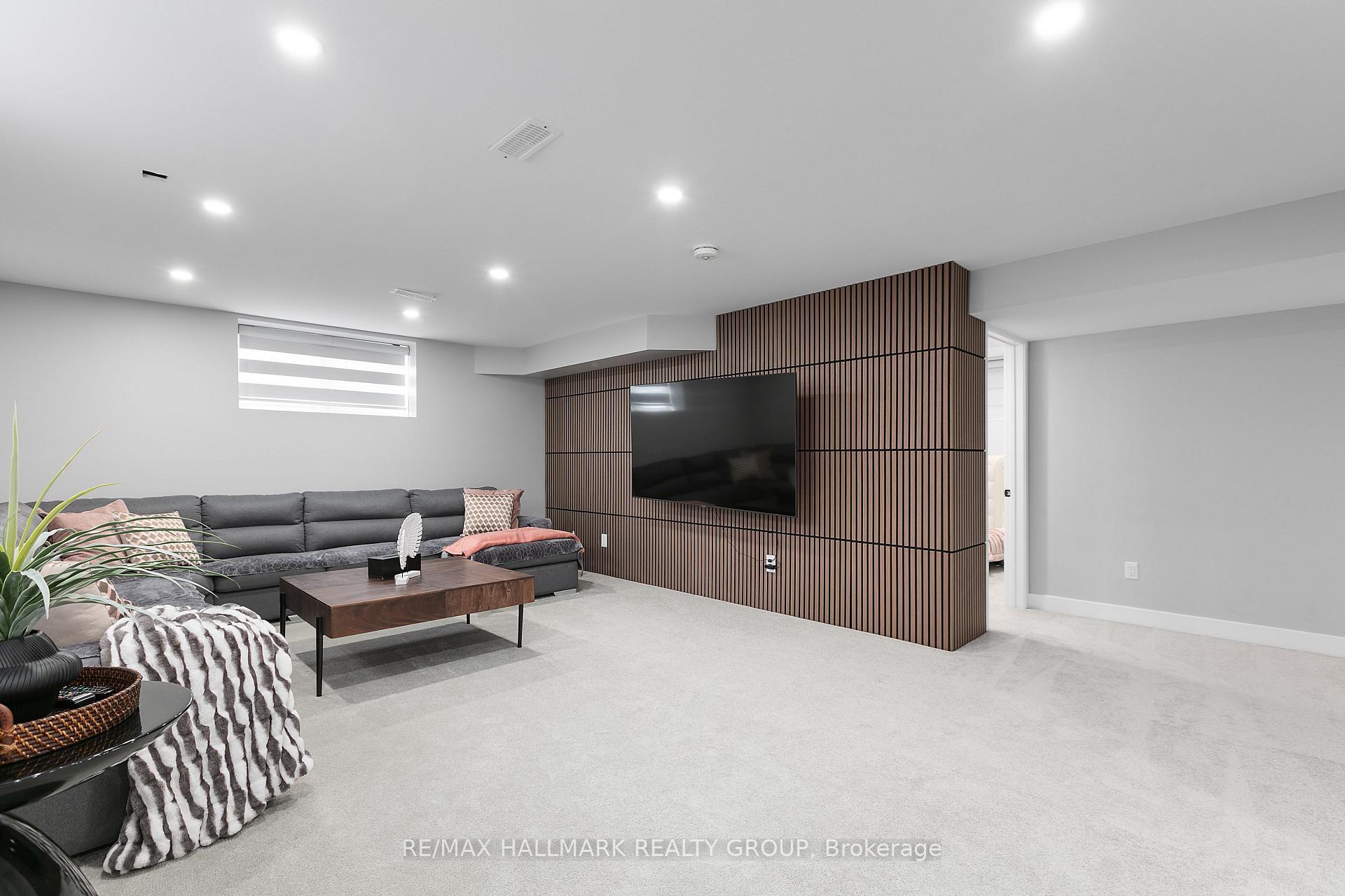 Photo 37 of 94 Esban Drive, Ottawa, Blossom Park/Kemp Park/Findlay Creek — HOMEH