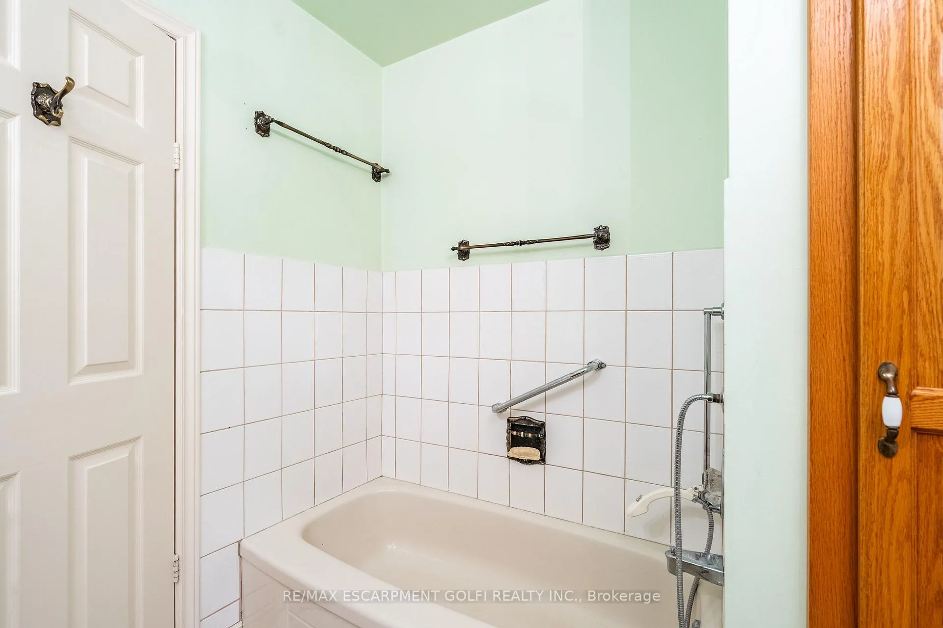 Photo 19 of 2083 Hollow Road, Thorold, Cataract Road — HOMEH