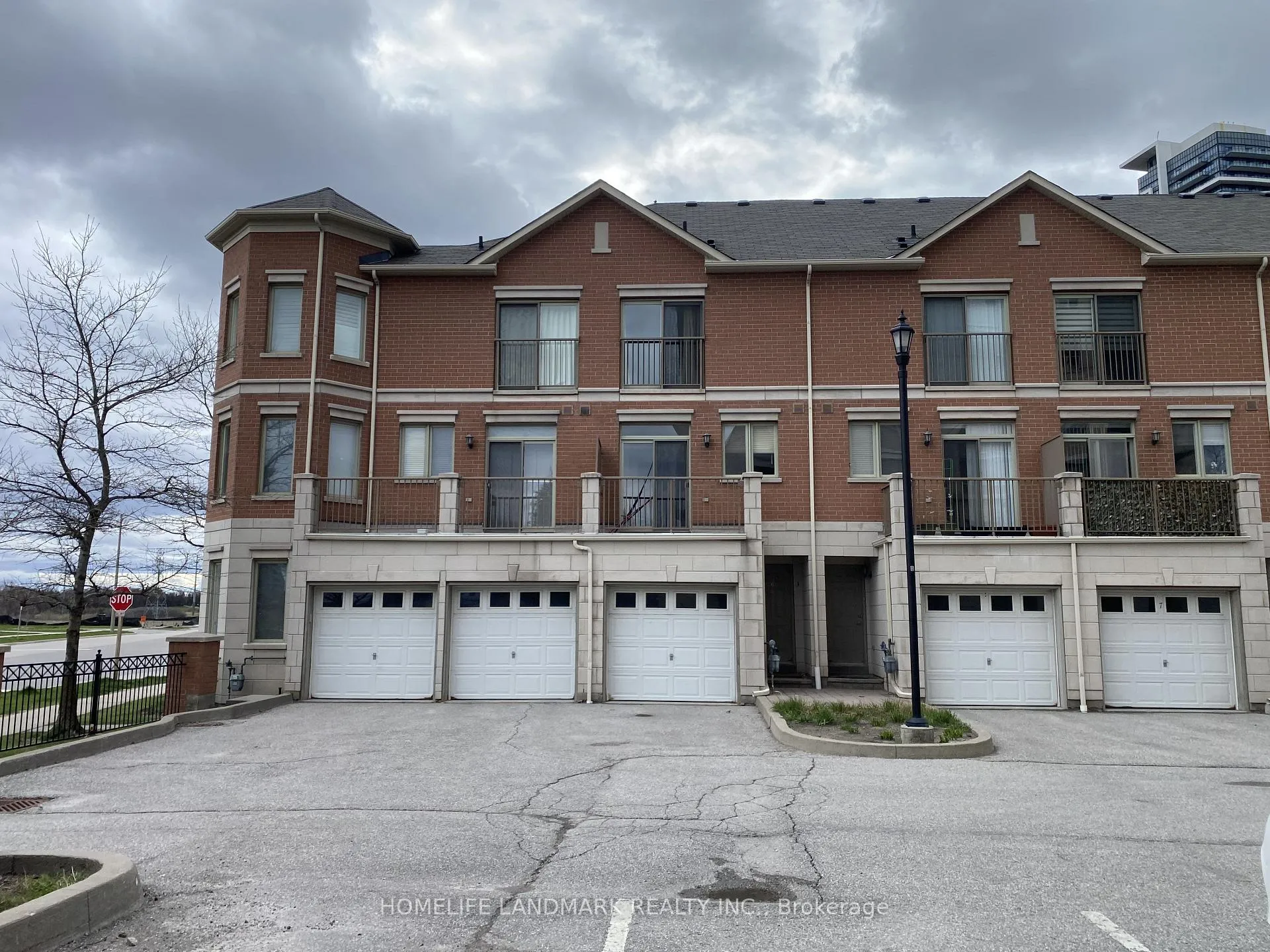 Photo 1 of 3 Saddlecreek Drive E, Markham, Commerce Valley — HOMEH