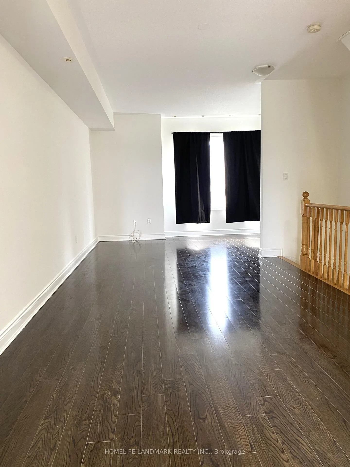 Photo 4 of 3 Saddlecreek Drive E, Markham, Commerce Valley — HOMEH