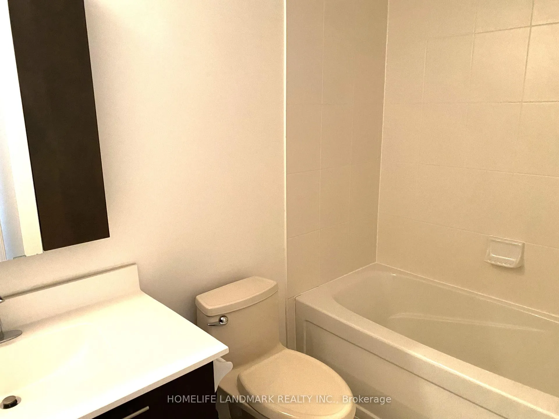 Photo 5 of 3 Saddlecreek Drive E, Markham, Commerce Valley — HOMEH