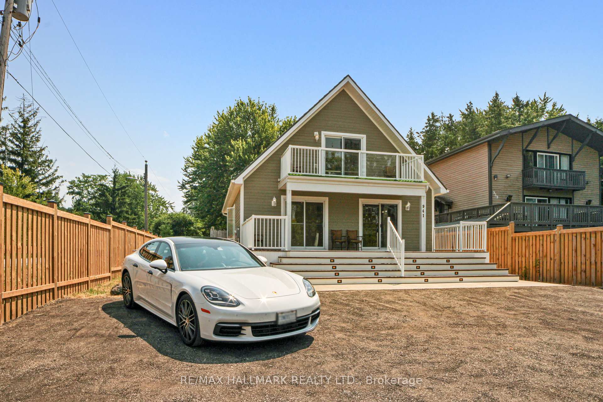 Front of 941 Lake Drive N