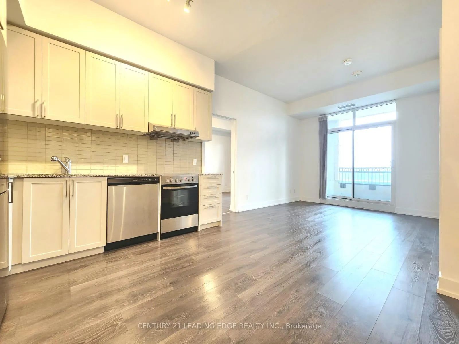 Front of Unit 809E, 278 Buchanan Drive