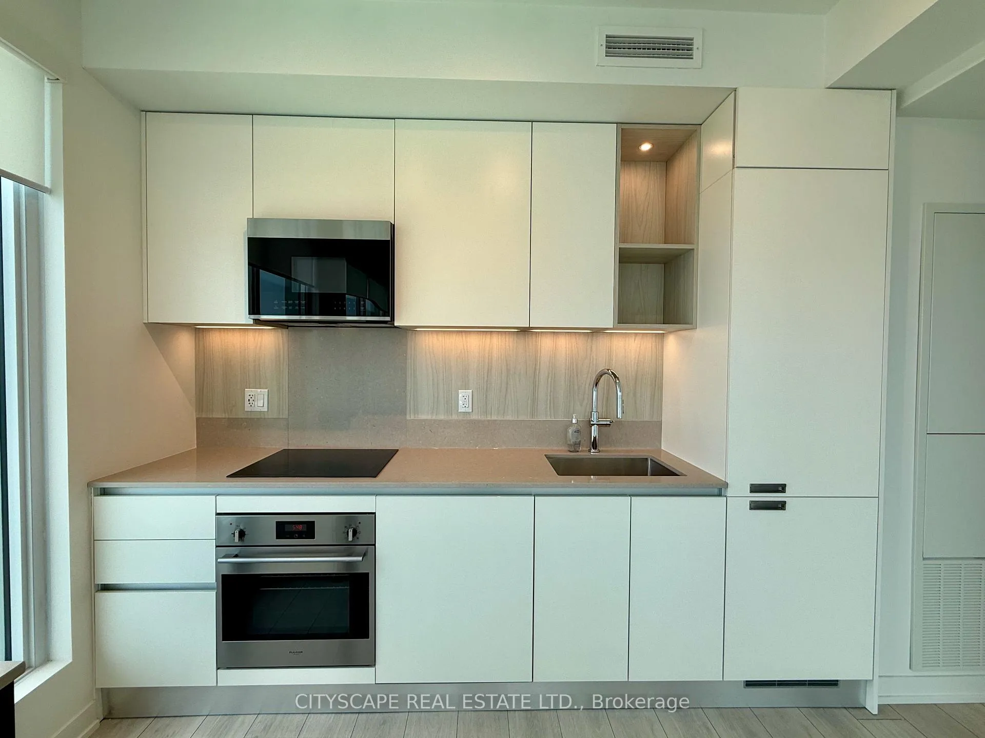 Photo 3 of Unit 1708, 39 Mary Street, Barrie, City Centre — HOMEH