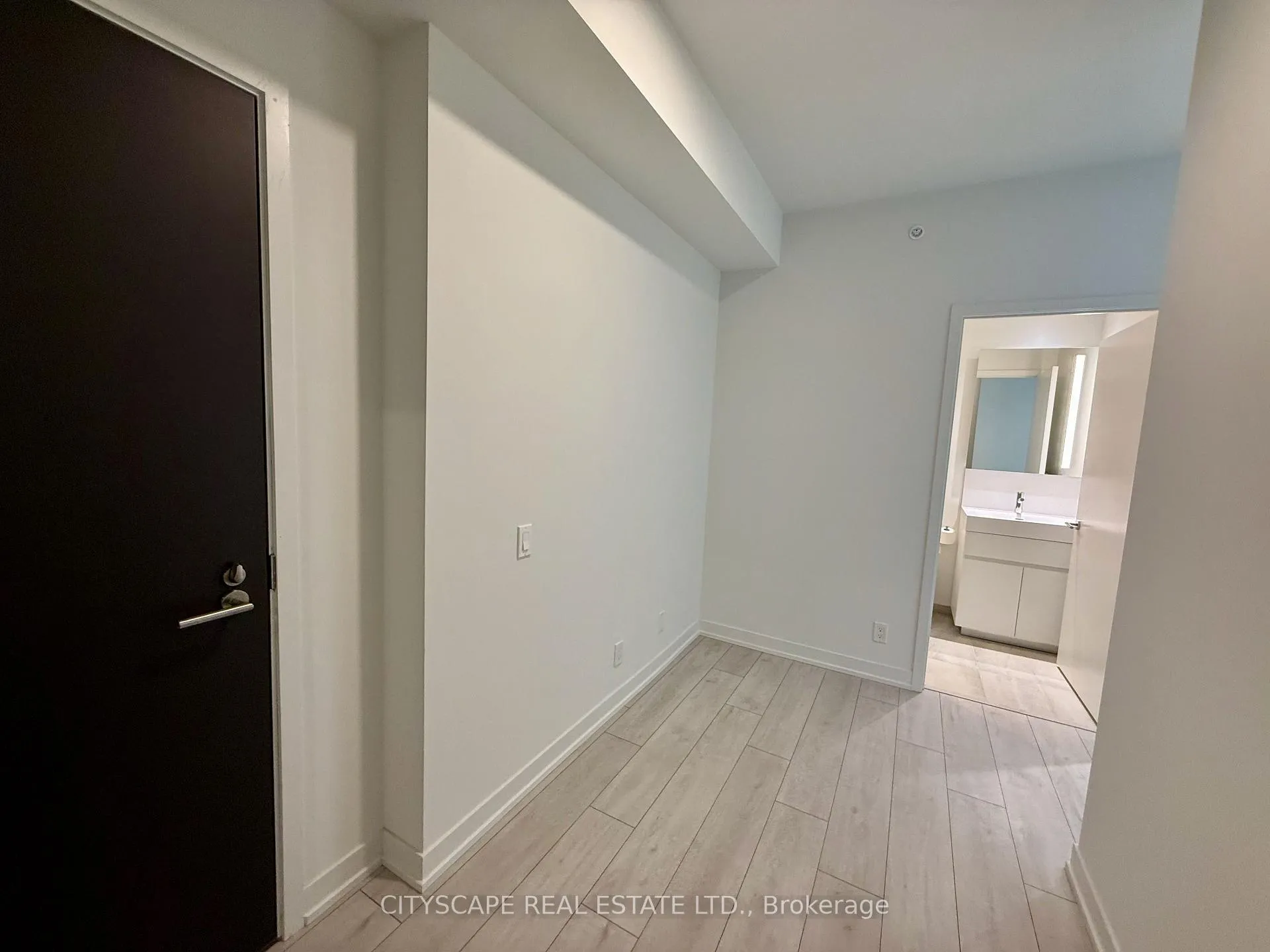 Photo 17 of Unit 1708, 39 Mary Street, Barrie, City Centre — HOMEH