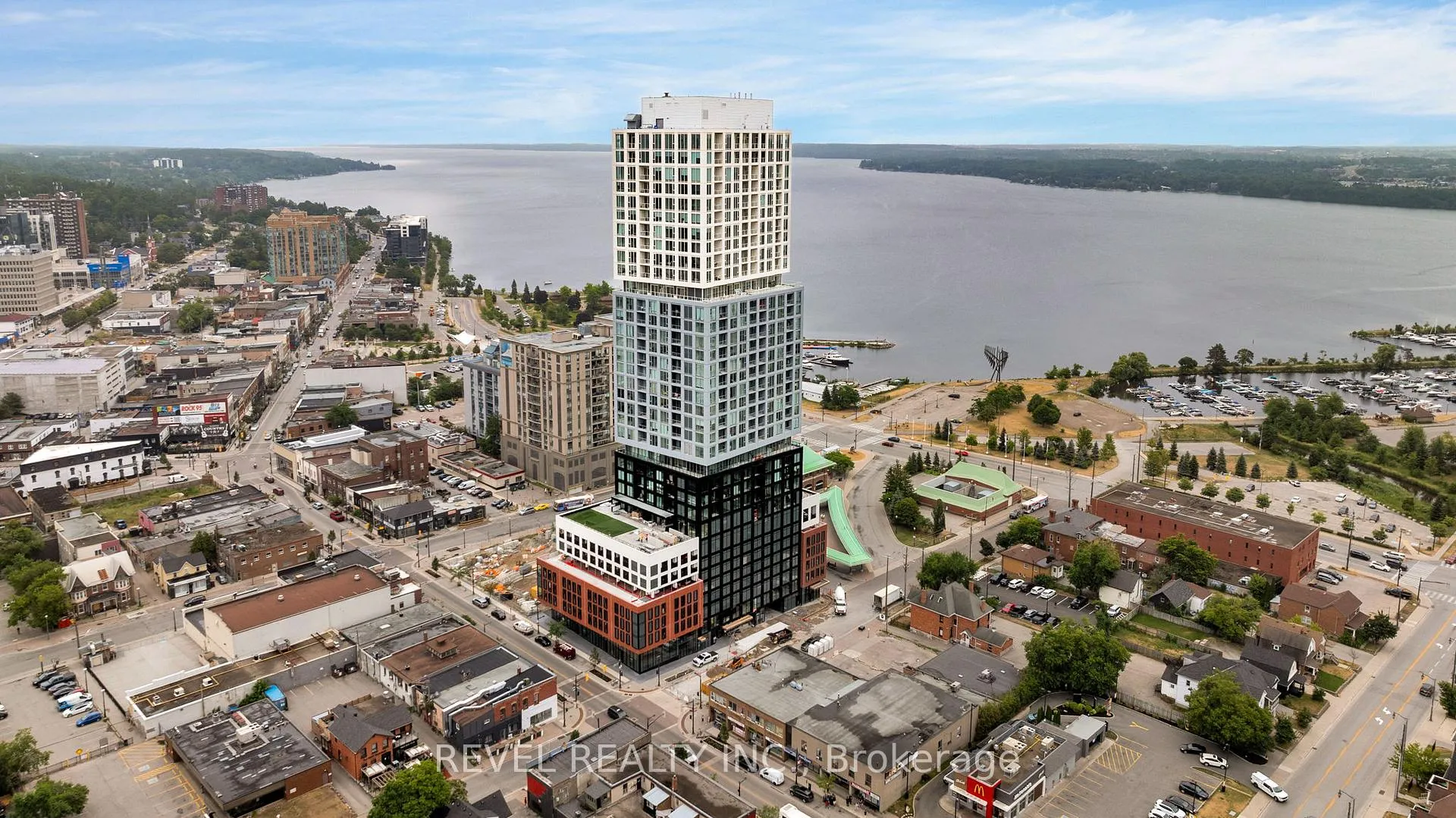 Photo 3 of Unit 1012, 39 Mary Street, Barrie, City Centre — HOMEH