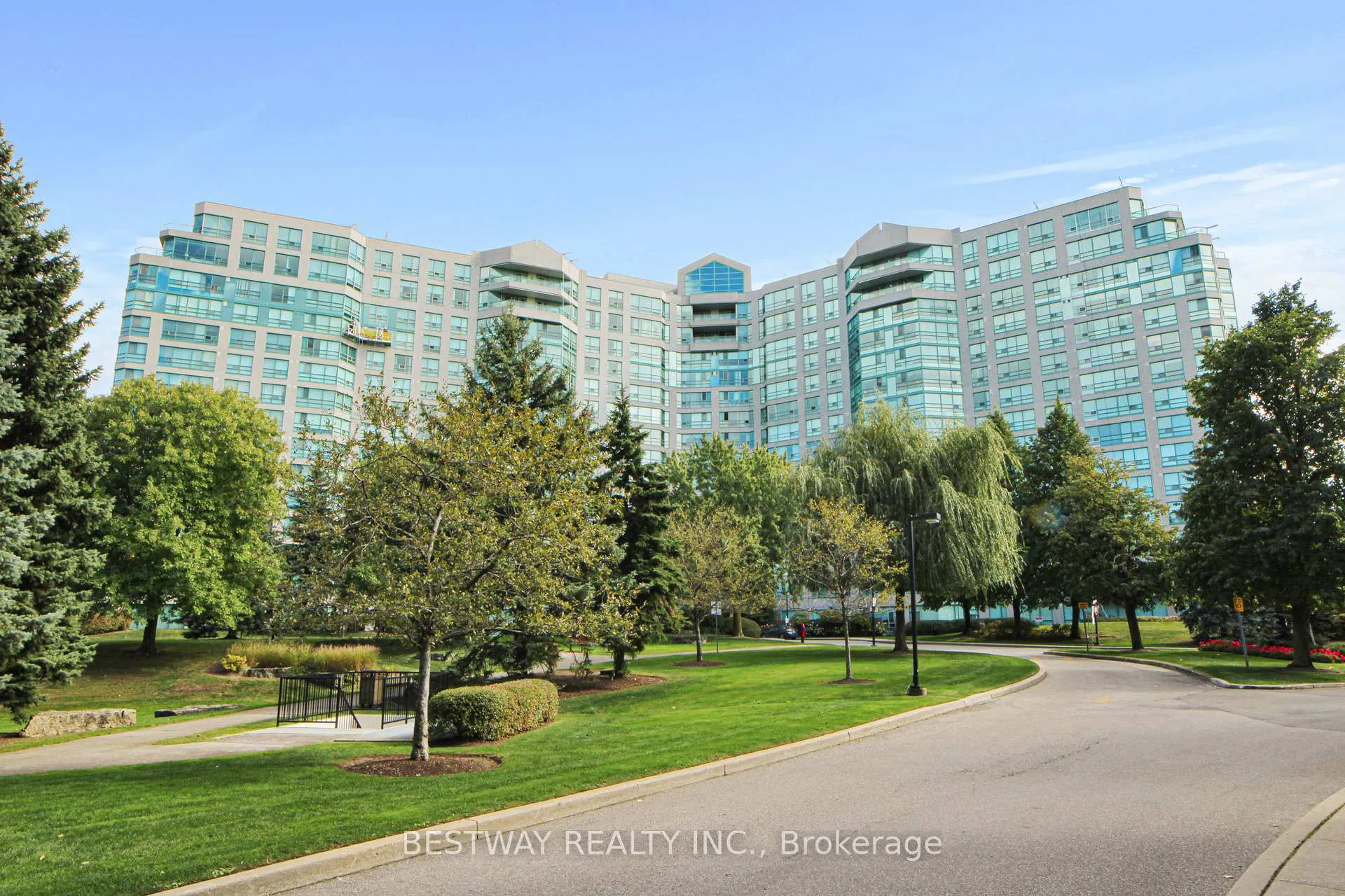 Photo 1 of Unit 807, 7825 Bayview Avenue, Markham, Aileen-Willowbrook — HOMEH