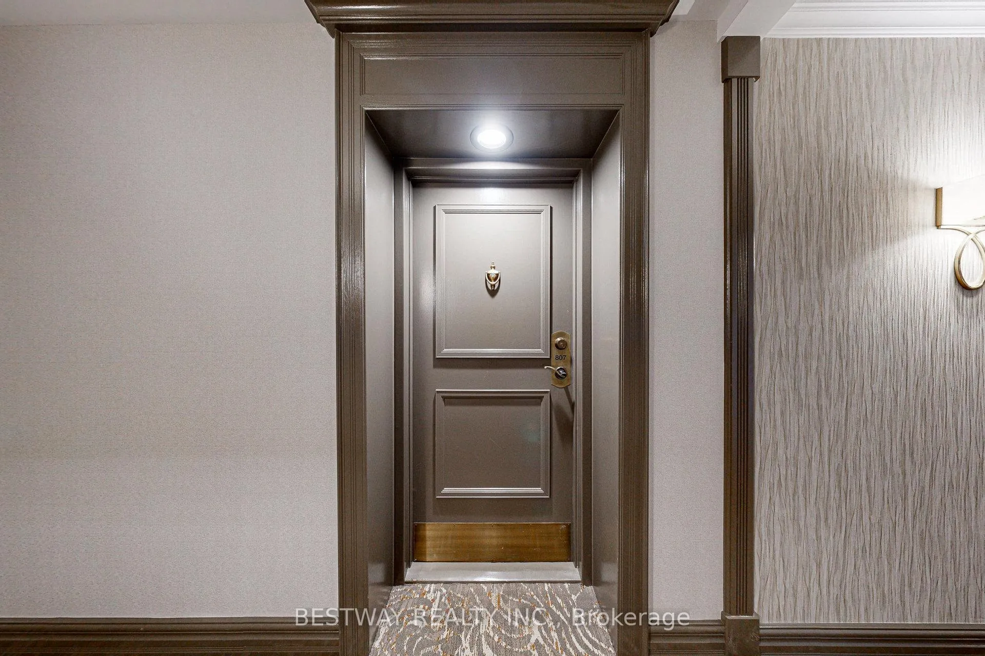 Photo 3 of Unit 807, 7825 Bayview Avenue, Markham, Aileen-Willowbrook — HOMEH