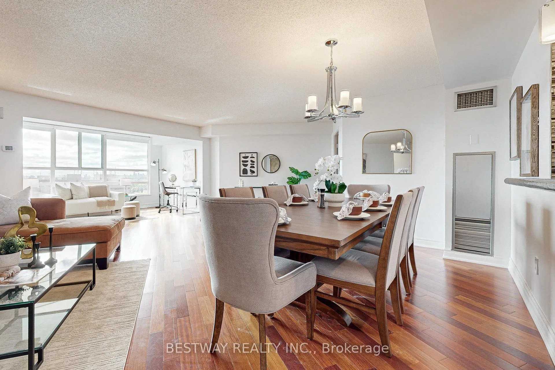 Photo 6 of Unit 807, 7825 Bayview Avenue, Markham, Aileen-Willowbrook — HOMEH