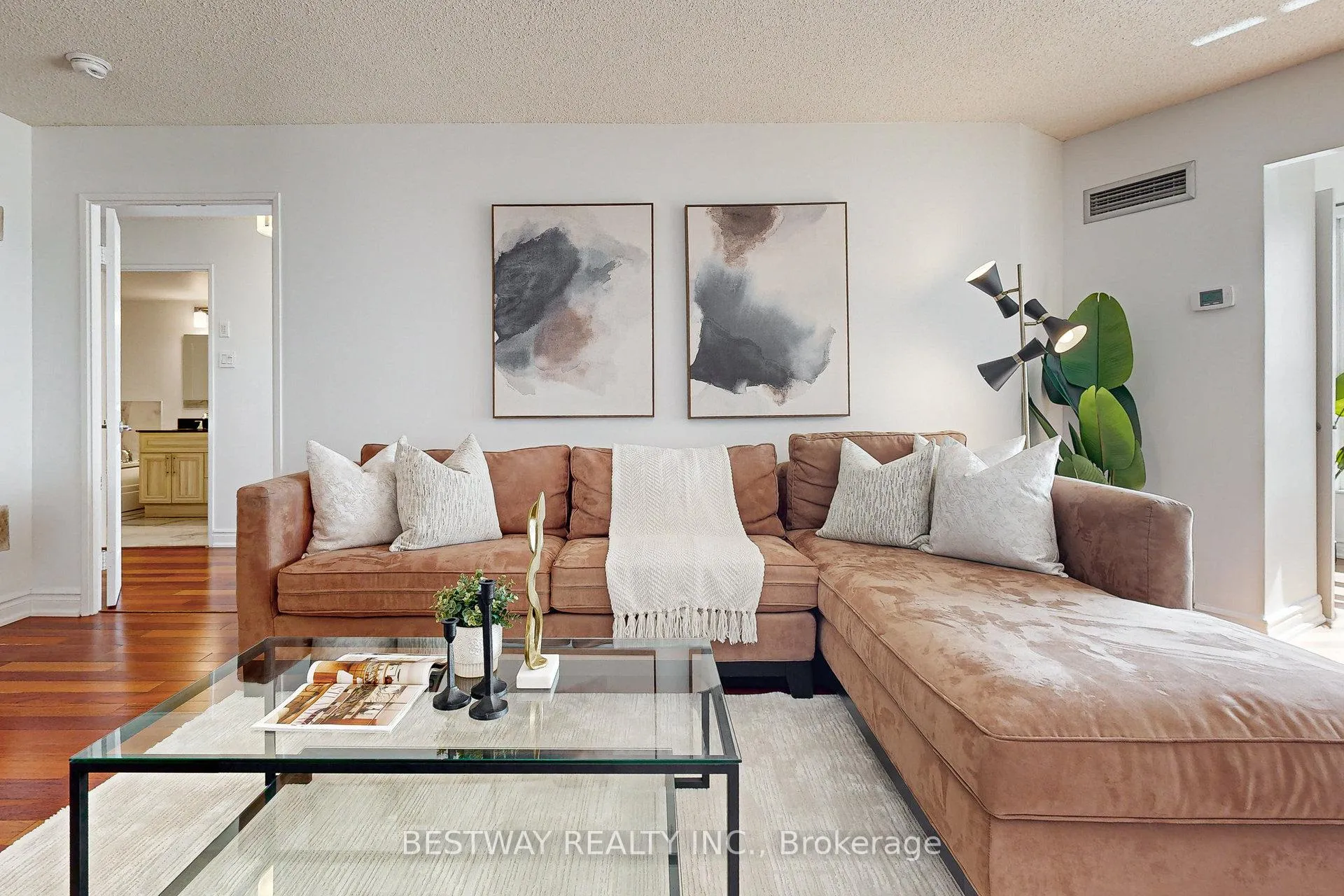 Photo 7 of Unit 807, 7825 Bayview Avenue, Markham, Aileen-Willowbrook — HOMEH