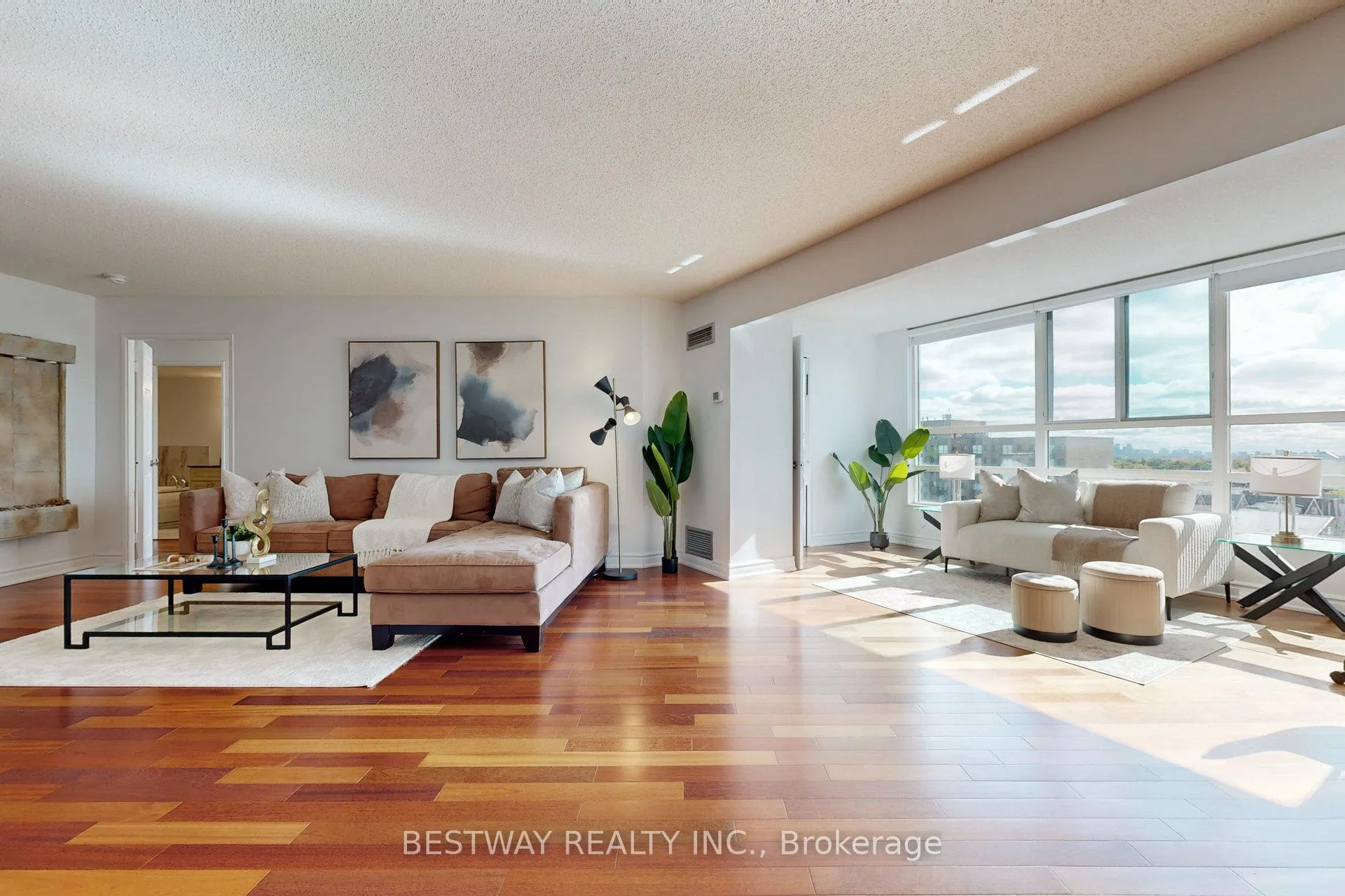 Photo 10 of Unit 807, 7825 Bayview Avenue, Markham, Aileen-Willowbrook — HOMEH