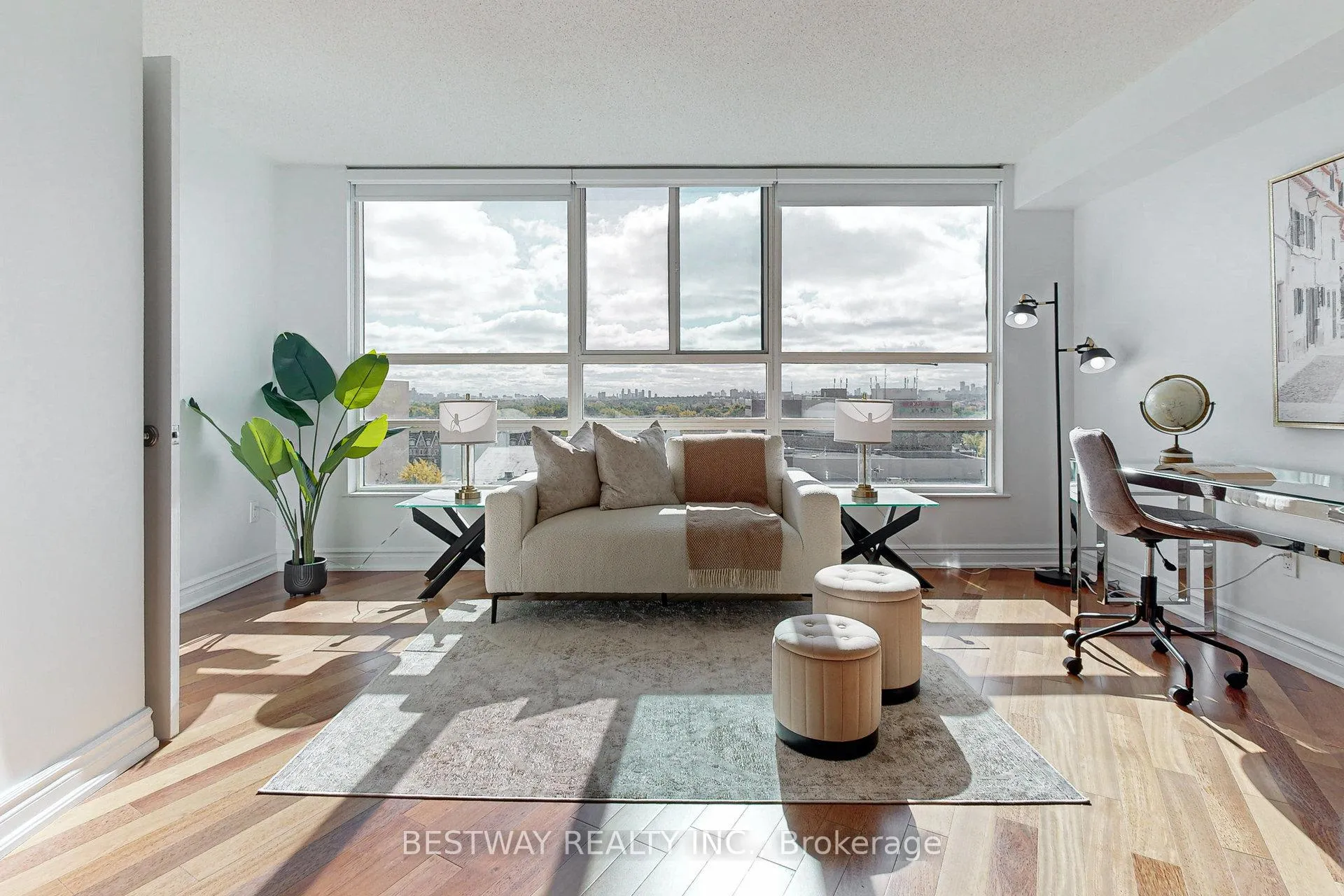 Photo 11 of Unit 807, 7825 Bayview Avenue, Markham, Aileen-Willowbrook — HOMEH