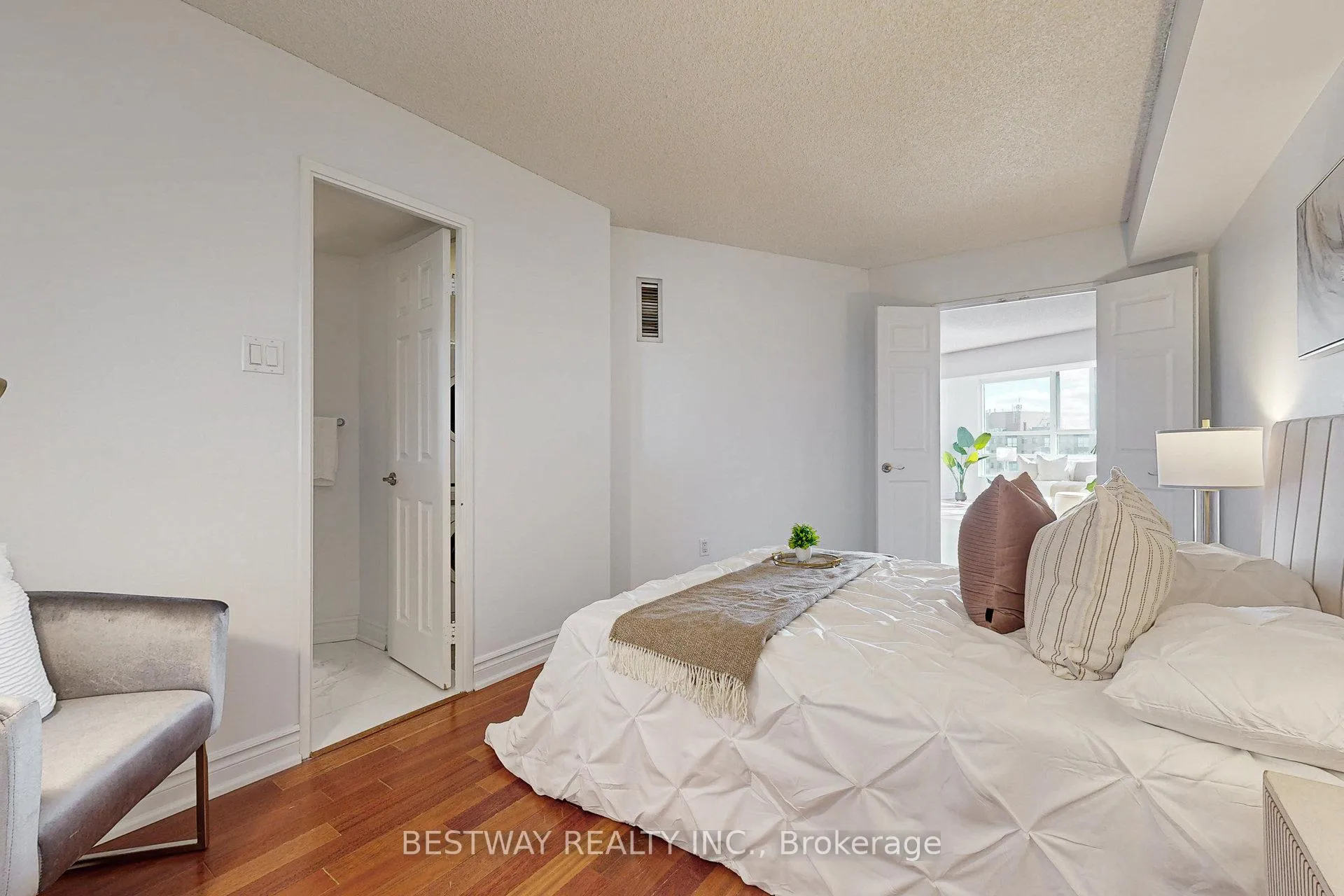 Photo 25 of Unit 807, 7825 Bayview Avenue, Markham, Aileen-Willowbrook — HOMEH