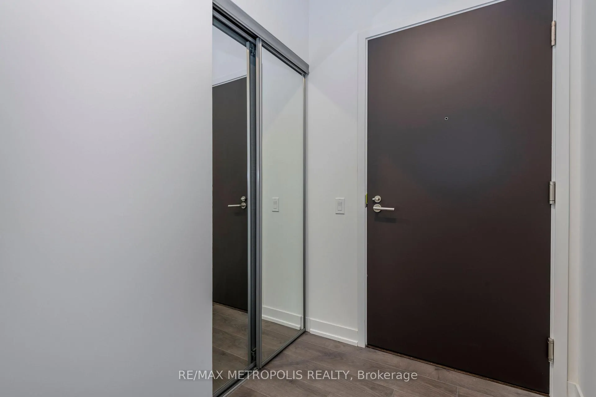 Photo 7 of Unit 1501, 39 Mary Street, Barrie, City Centre — HOMEH