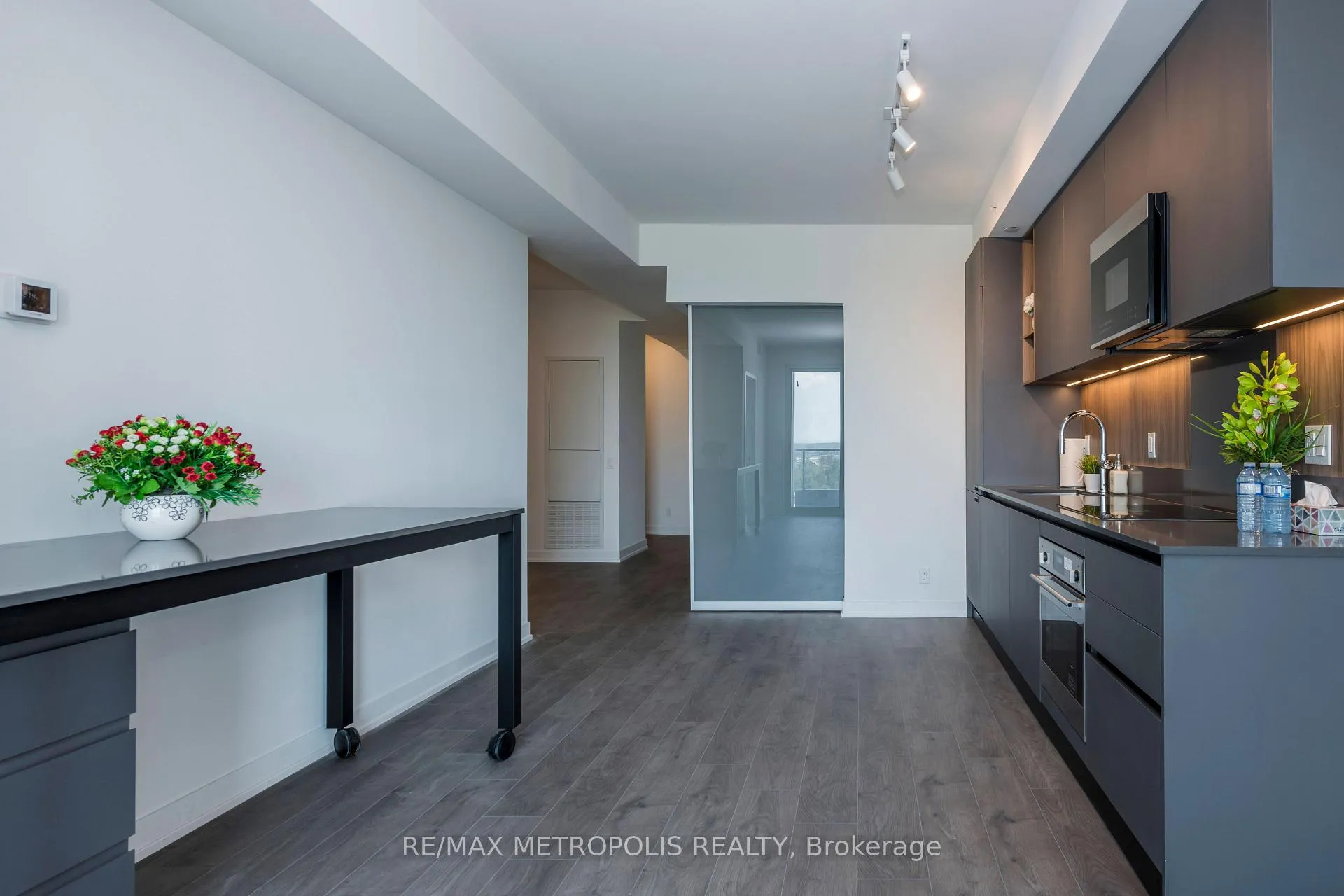 Photo 10 of Unit 1501, 39 Mary Street, Barrie, City Centre — HOMEH