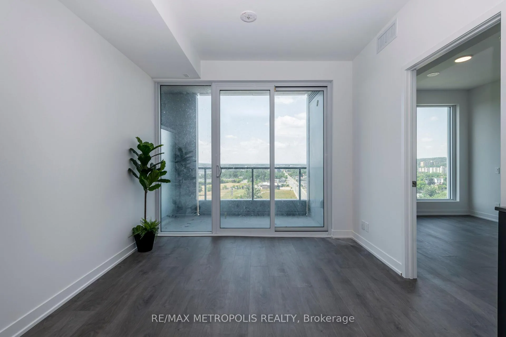 Photo 16 of Unit 1501, 39 Mary Street, Barrie, City Centre — HOMEH