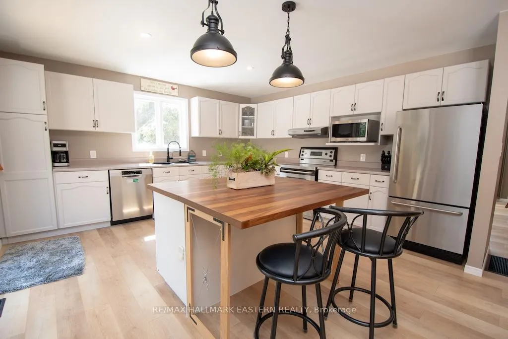 Photo 9 of 1079 Rock Road, Douro-Dummer — HOMEH