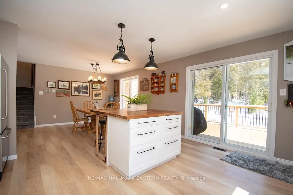 Photo 12 of 1079 Rock Road, Douro-Dummer — HOMEH