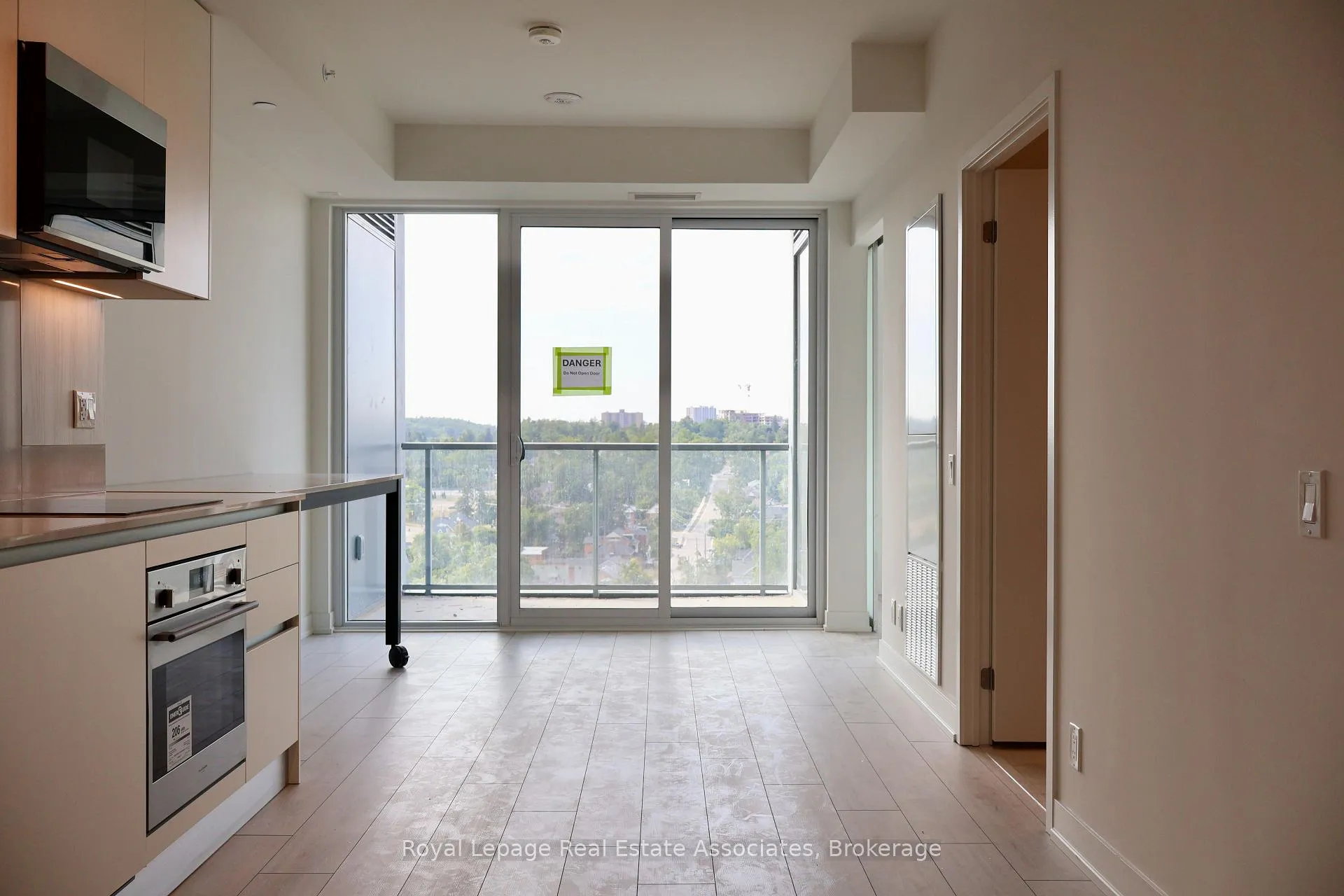 Photo 12 of Unit 1203, 39 Mary Street, Barrie, City Centre — HOMEH
