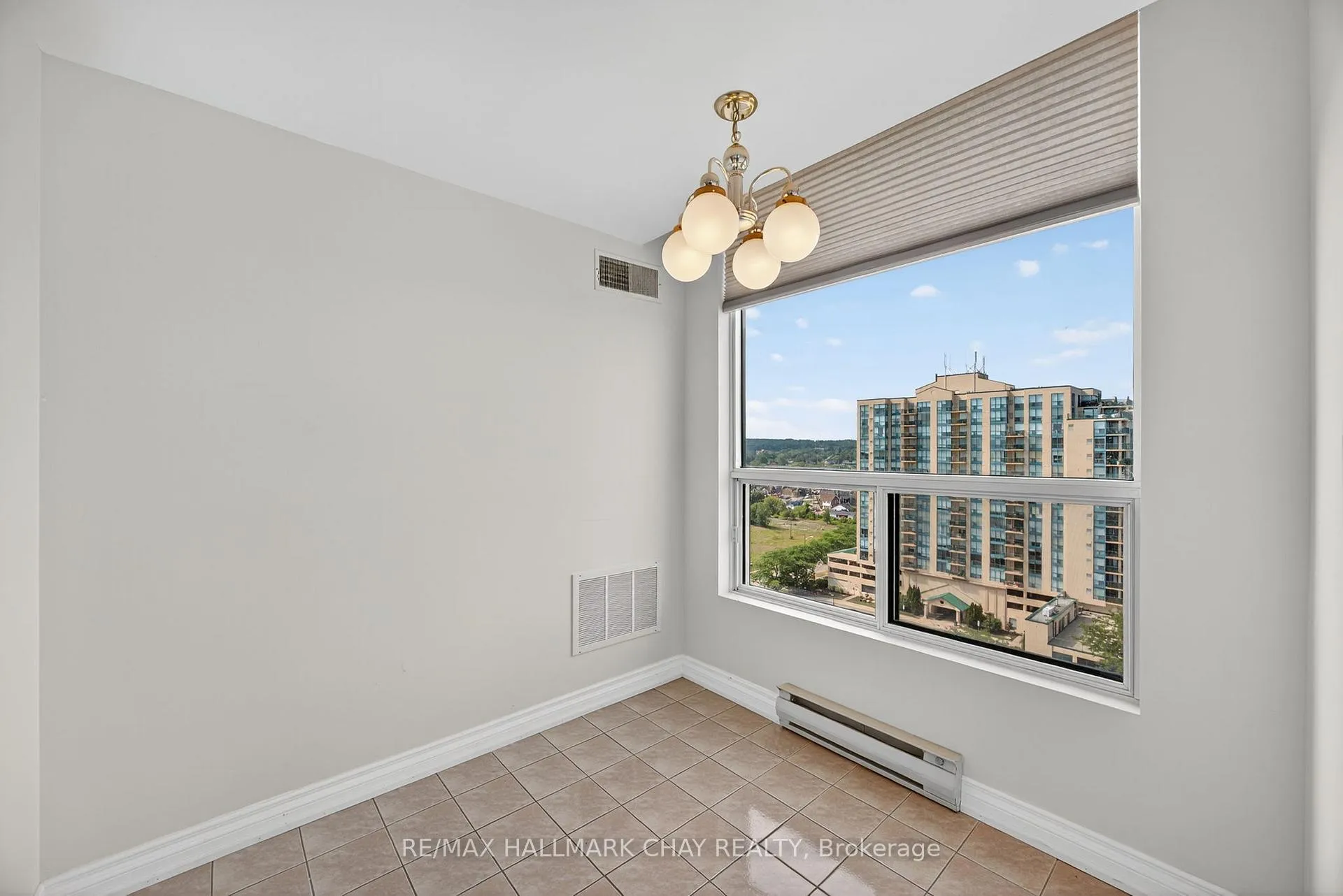 Photo 7 of Unit 1509, 75 Ellen Street, Barrie, Lakeshore — HOMEH