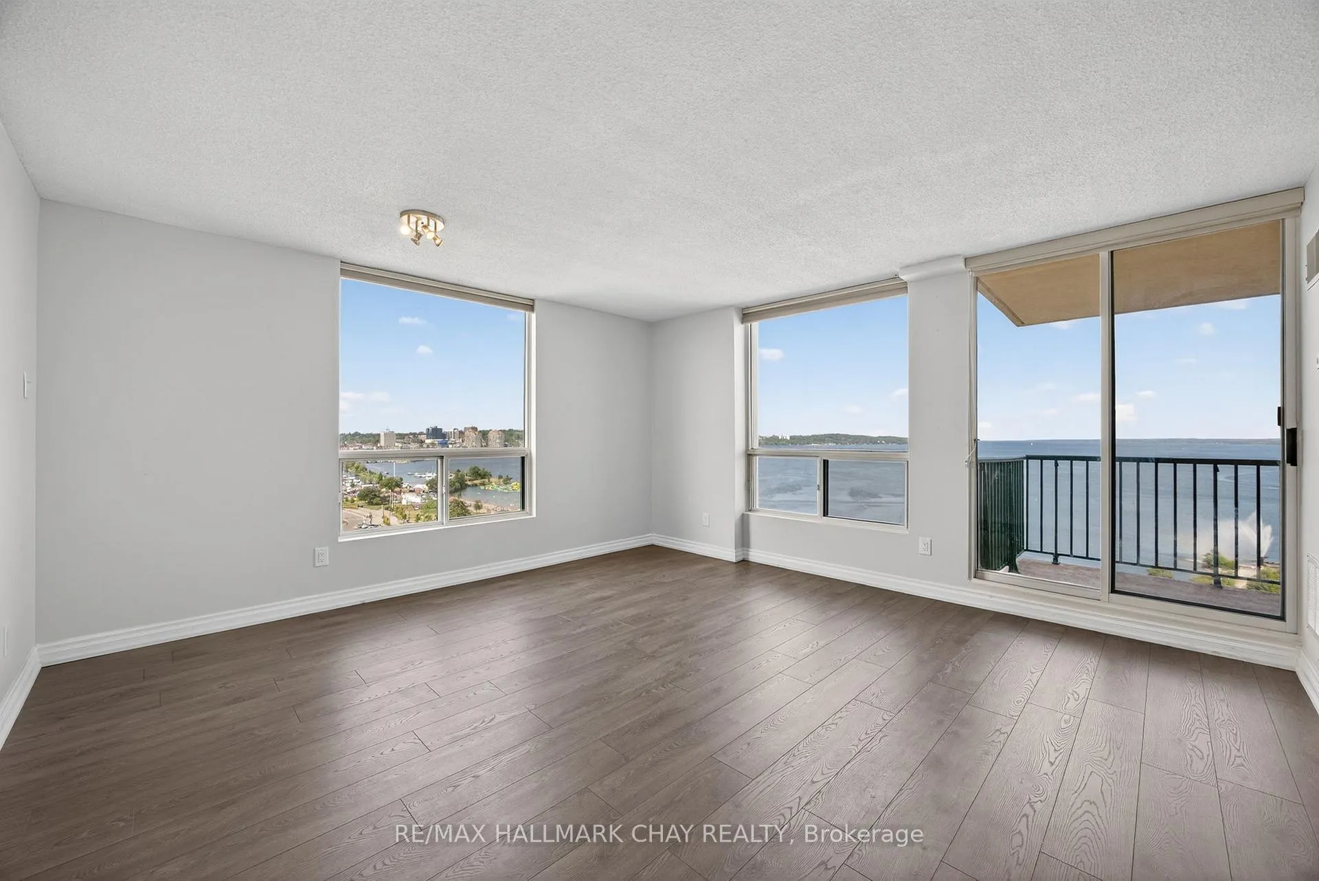 Photo 9 of Unit 1509, 75 Ellen Street, Barrie, Lakeshore — HOMEH
