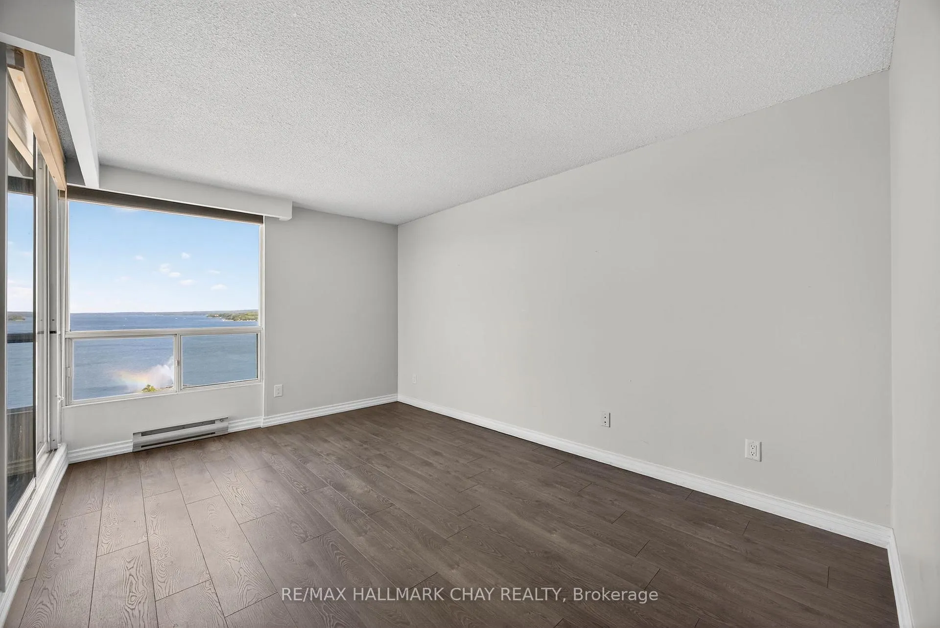 Photo 13 of Unit 1509, 75 Ellen Street, Barrie, Lakeshore — HOMEH