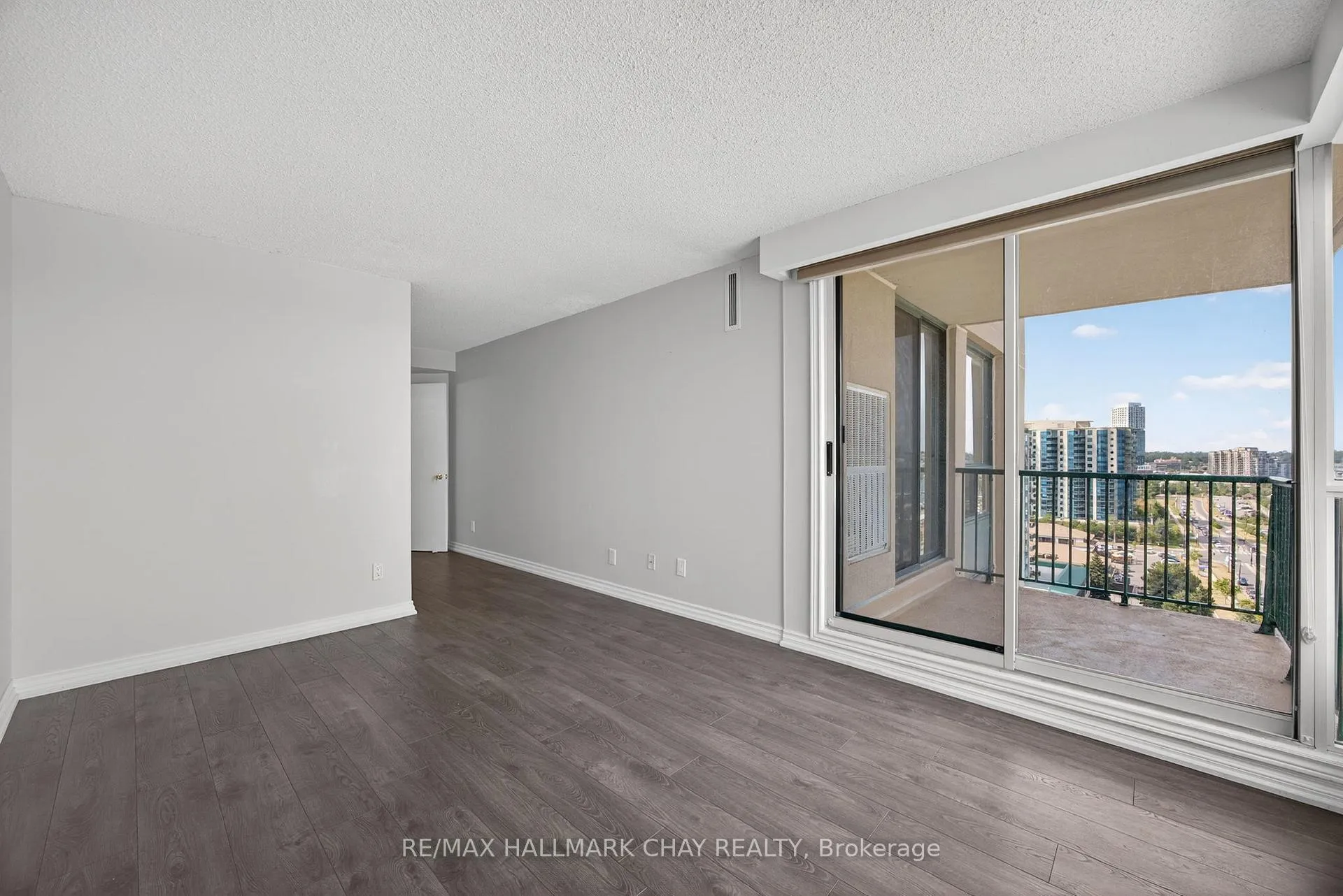Photo 14 of Unit 1509, 75 Ellen Street, Barrie, Lakeshore — HOMEH