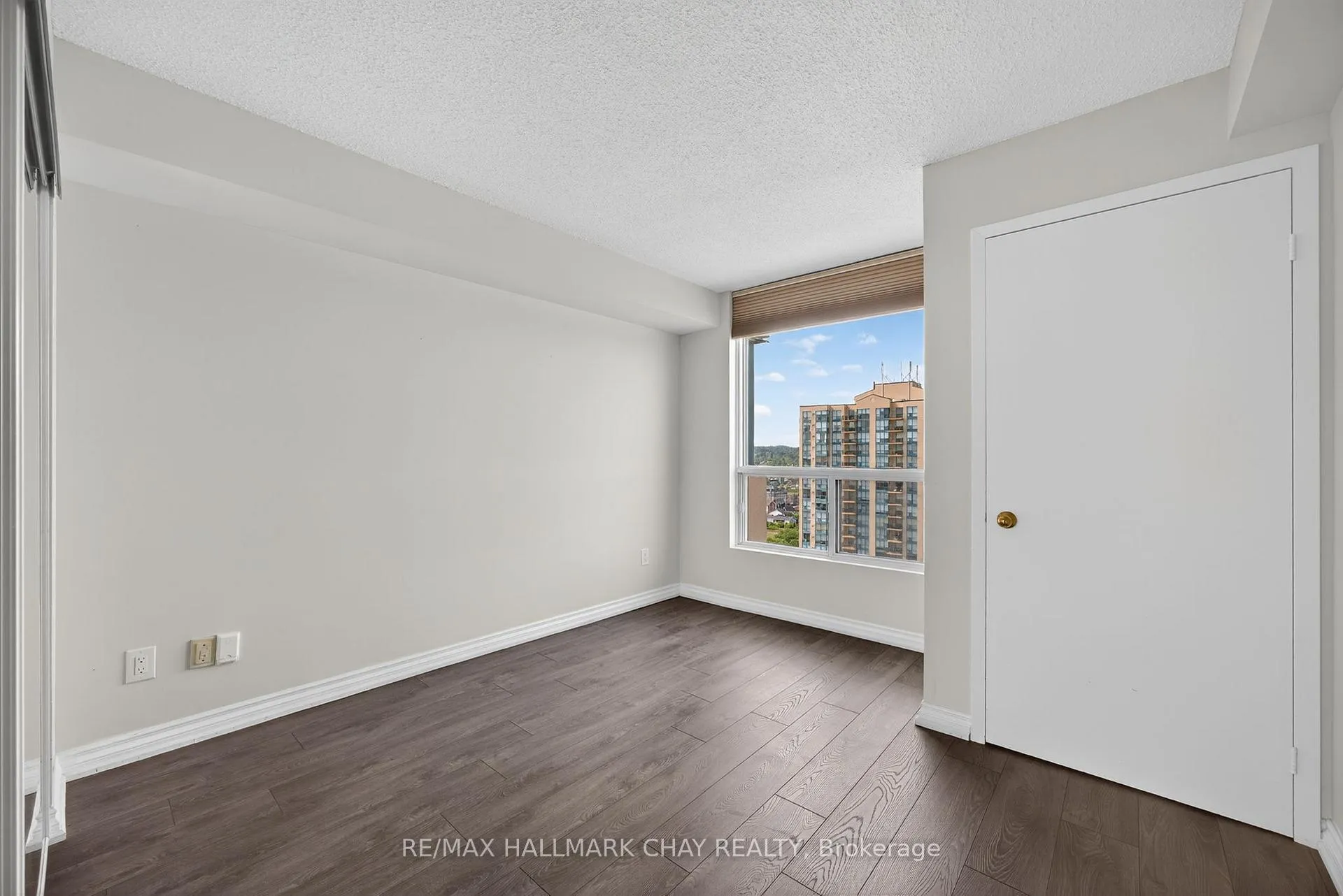 Photo 17 of Unit 1509, 75 Ellen Street, Barrie, Lakeshore — HOMEH