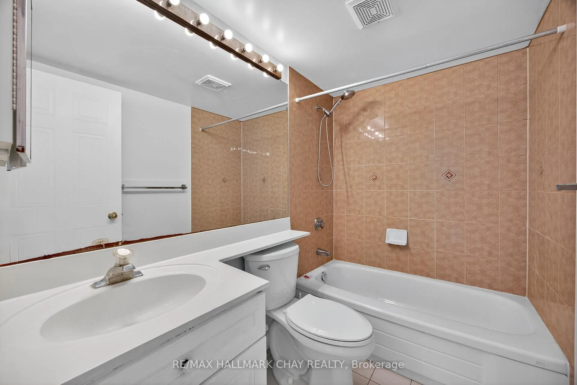 Photo 19 of Unit 1509, 75 Ellen Street, Barrie, Lakeshore — HOMEH