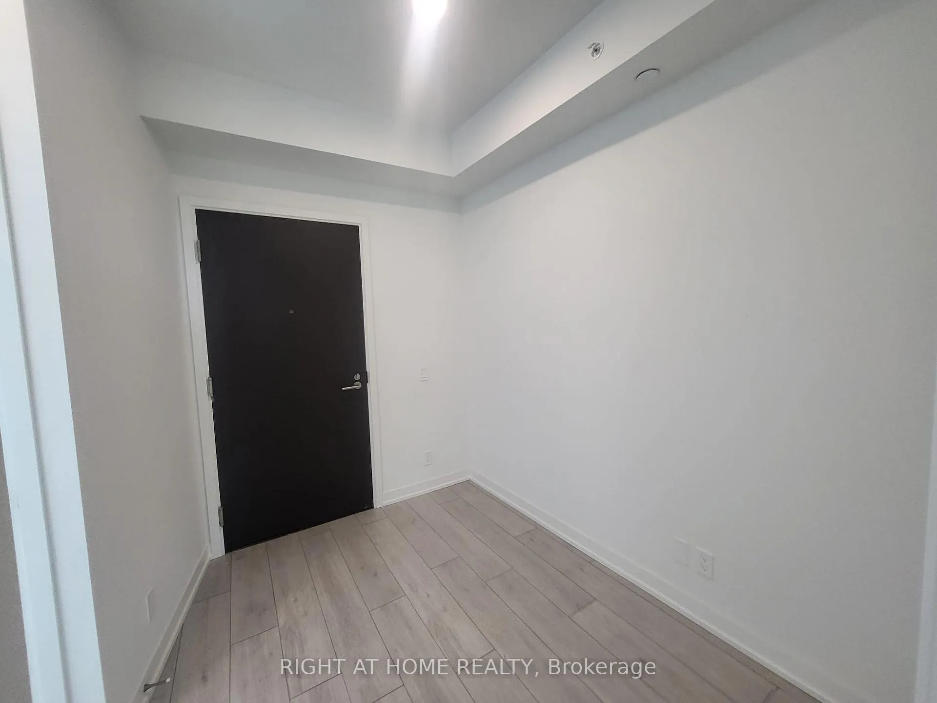 Photo 3 of Unit 3010, 39 Mary Street, Barrie, City Centre — HOMEH