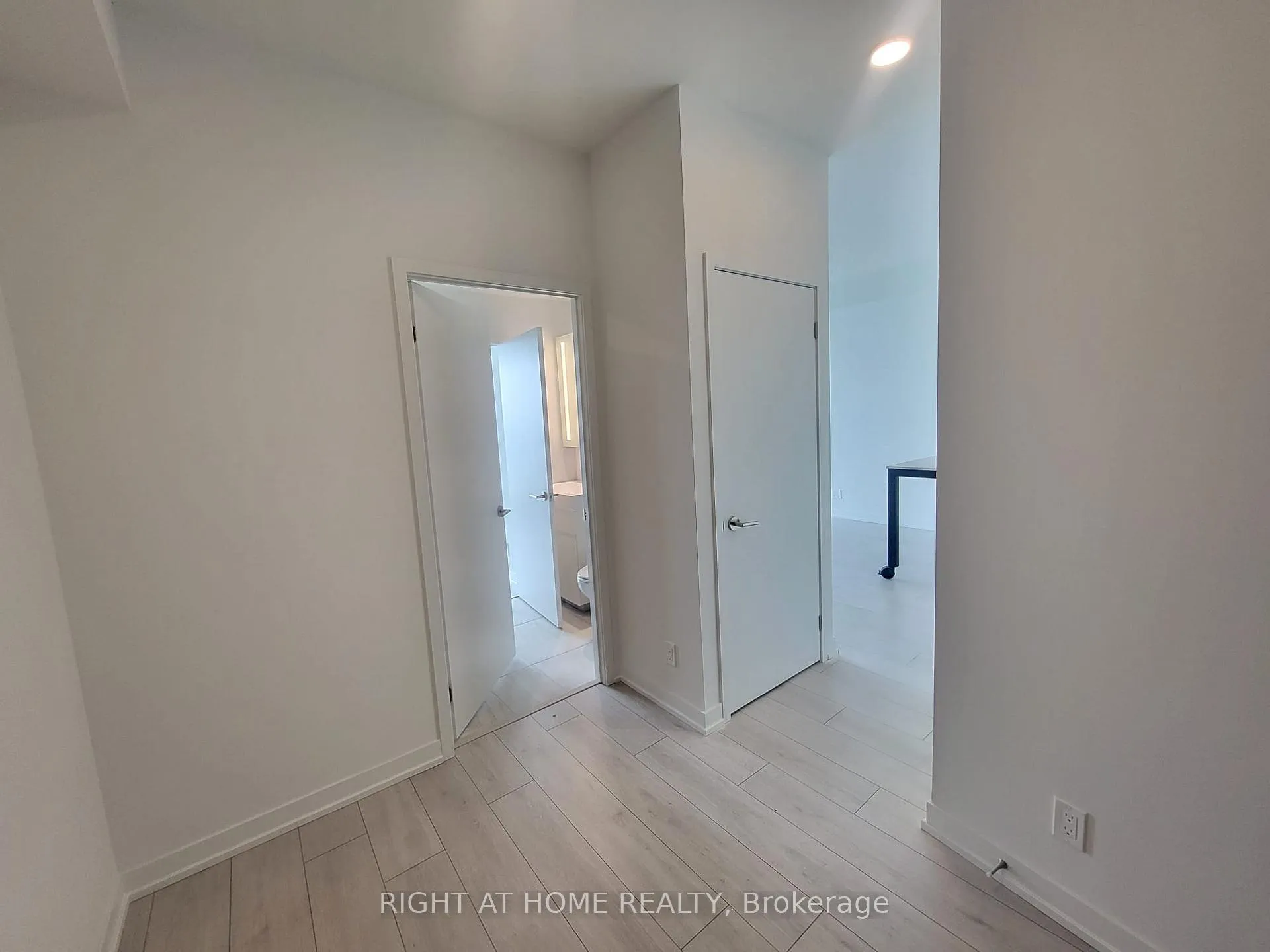Photo 4 of Unit 3010, 39 Mary Street, Barrie, City Centre — HOMEH
