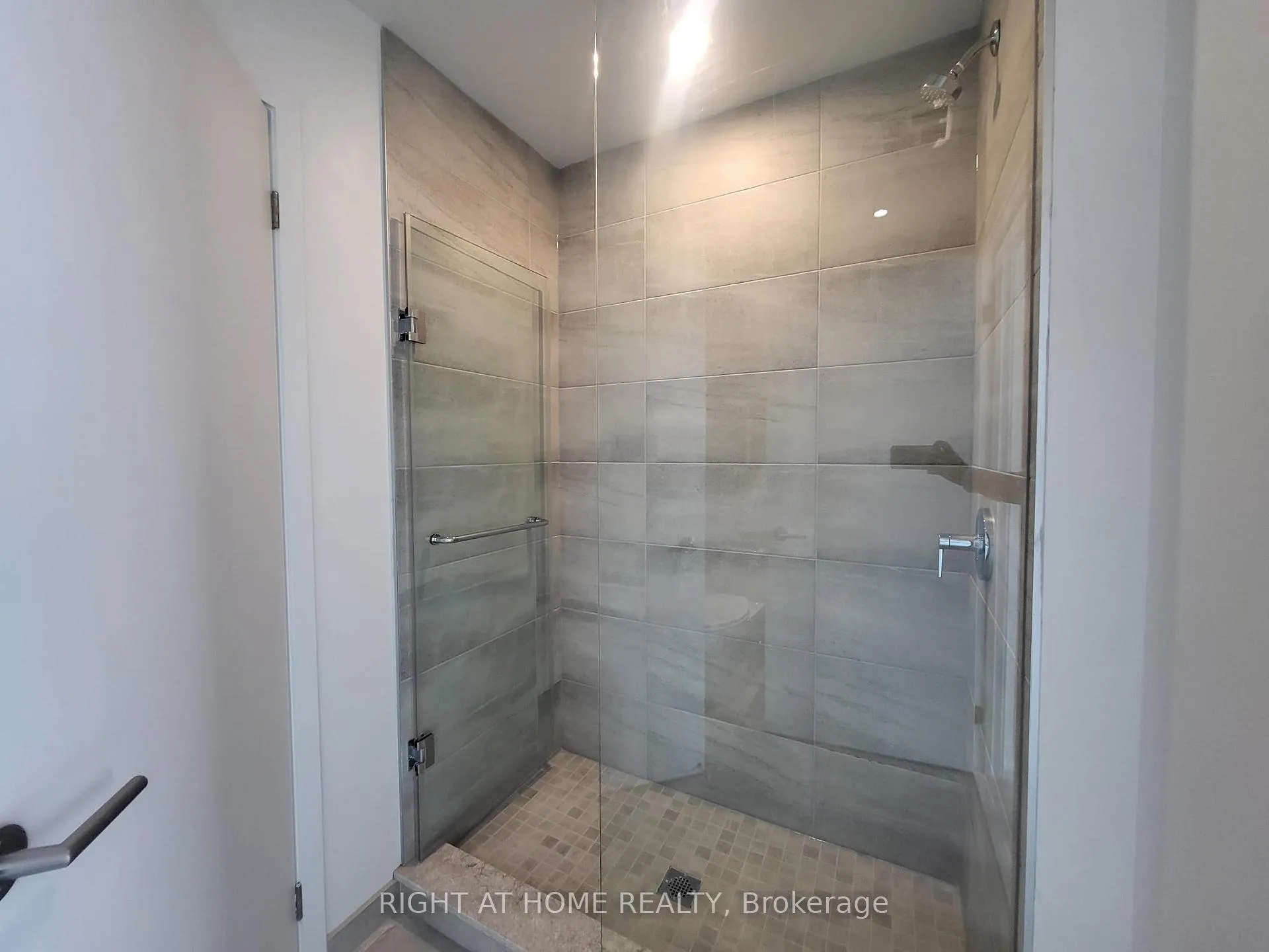 Photo 10 of Unit 3010, 39 Mary Street, Barrie, City Centre — HOMEH