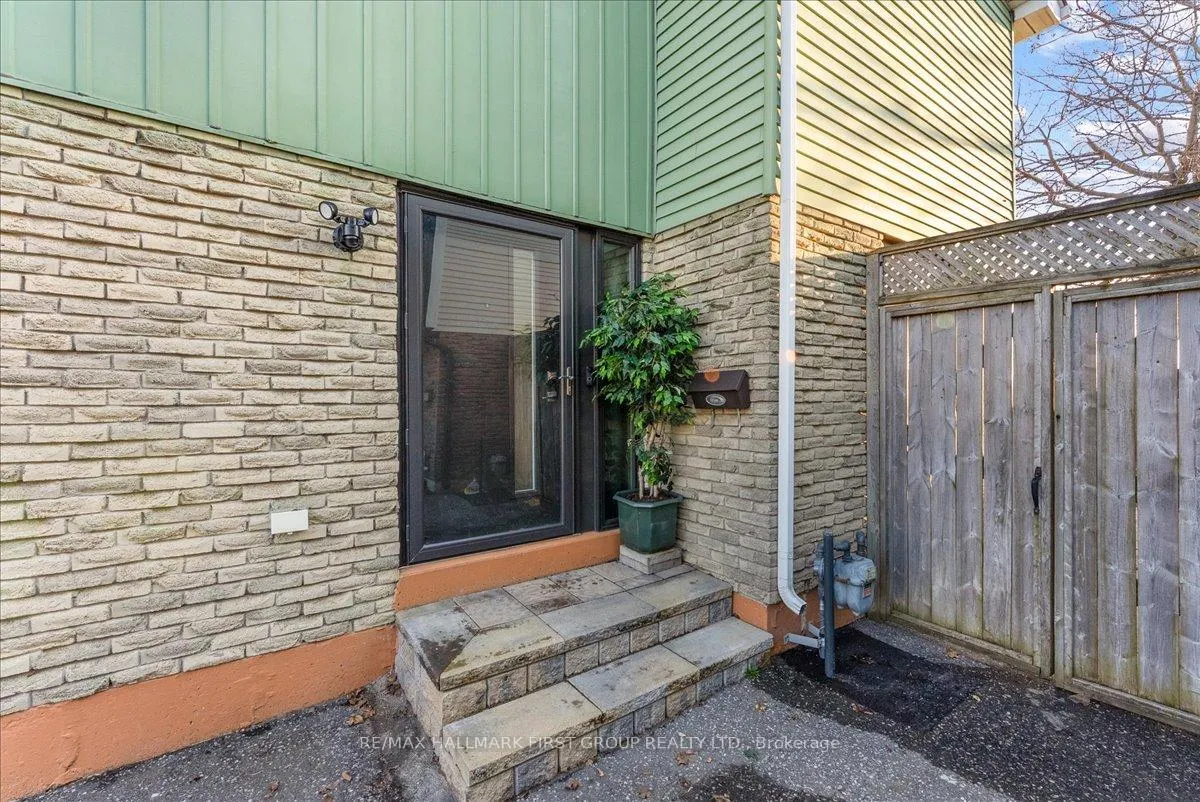 Photo 3 of 1182 Venus Crescent, Oshawa, Lakeview — HOMEH