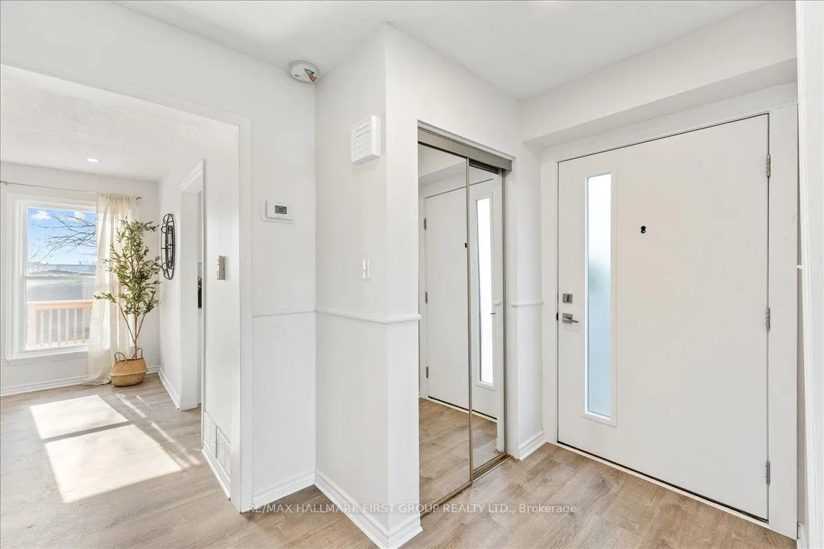 Photo 5 of 1182 Venus Crescent, Oshawa, Lakeview — HOMEH