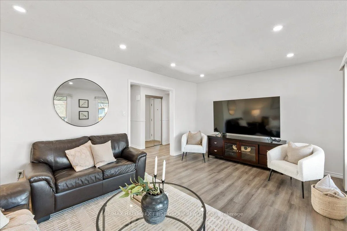 Photo 9 of 1182 Venus Crescent, Oshawa, Lakeview — HOMEH