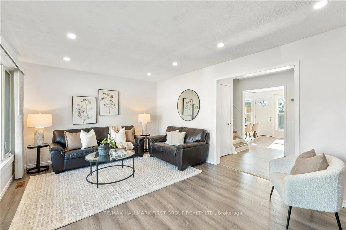 Photo 10 of 1182 Venus Crescent, Oshawa, Lakeview — HOMEH