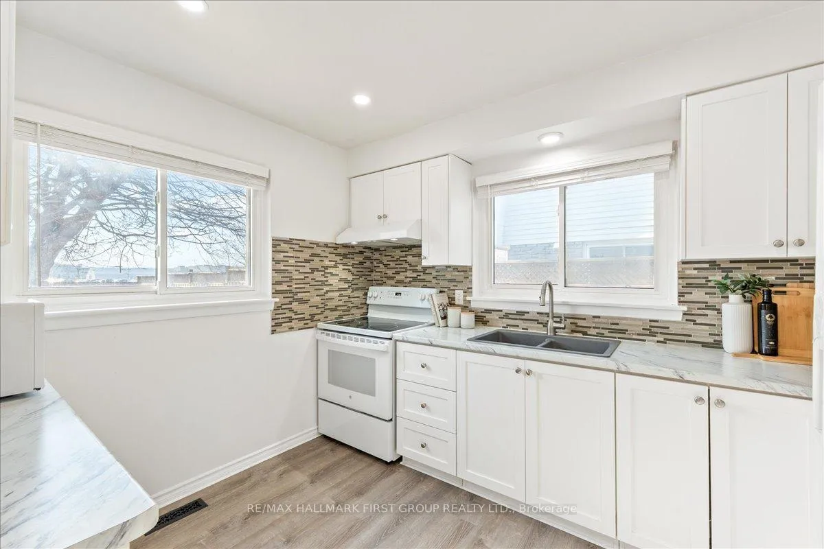 Photo 13 of 1182 Venus Crescent, Oshawa, Lakeview — HOMEH