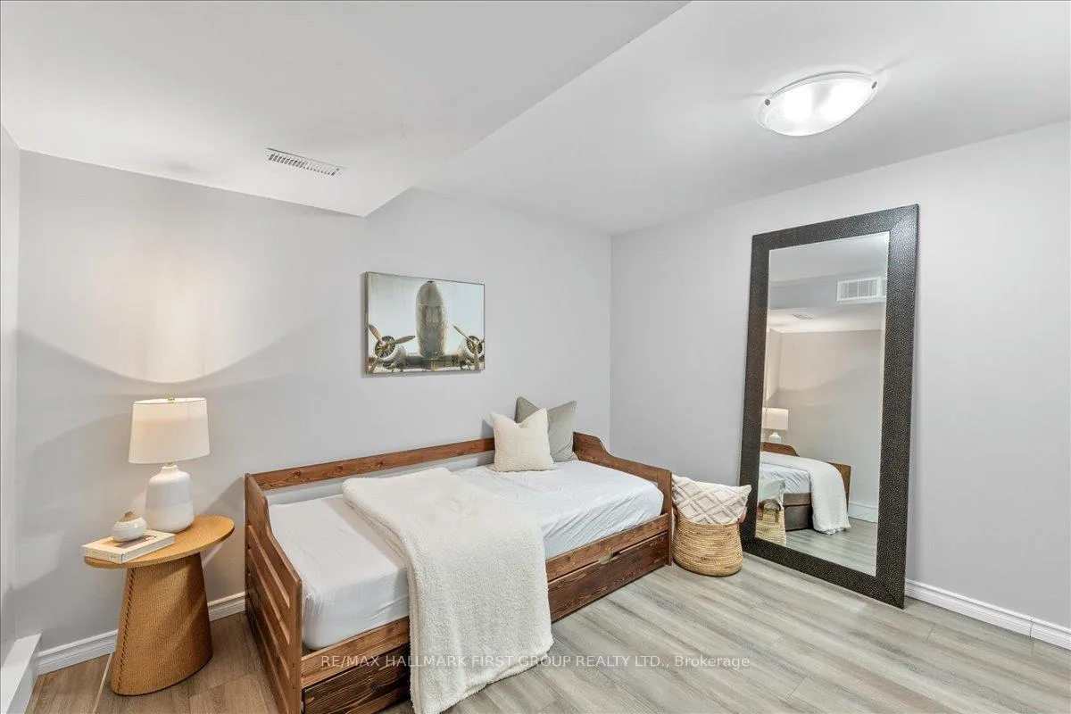 Photo 36 of 1182 Venus Crescent, Oshawa, Lakeview — HOMEH