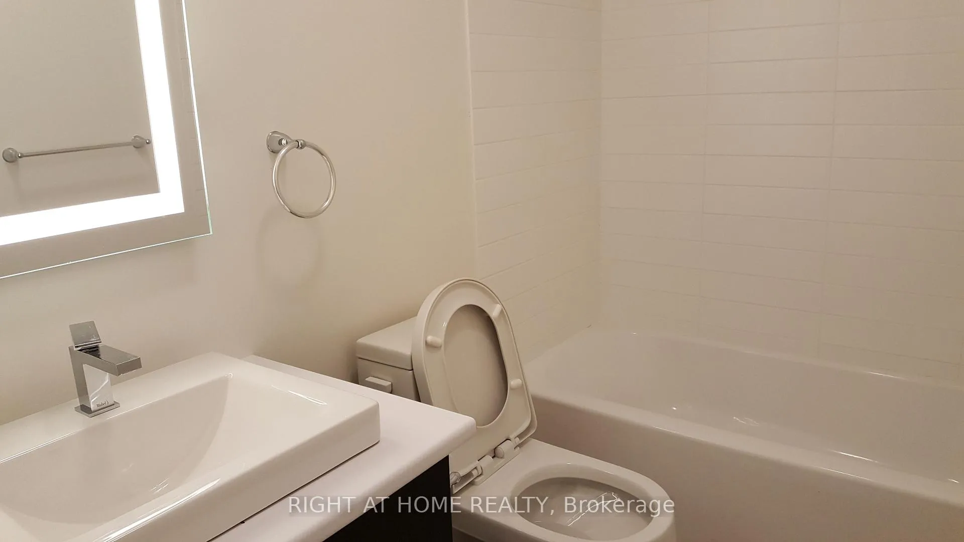Photo 6 of Unit 77, 369 Essa Road, Barrie, Holly — HOMEH