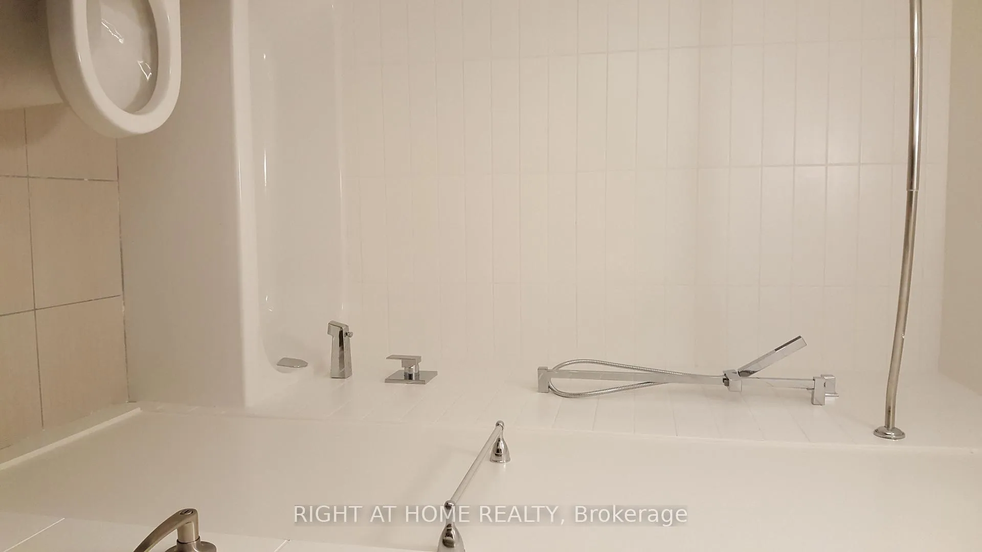 Photo 7 of Unit 77, 369 Essa Road, Barrie, Holly — HOMEH